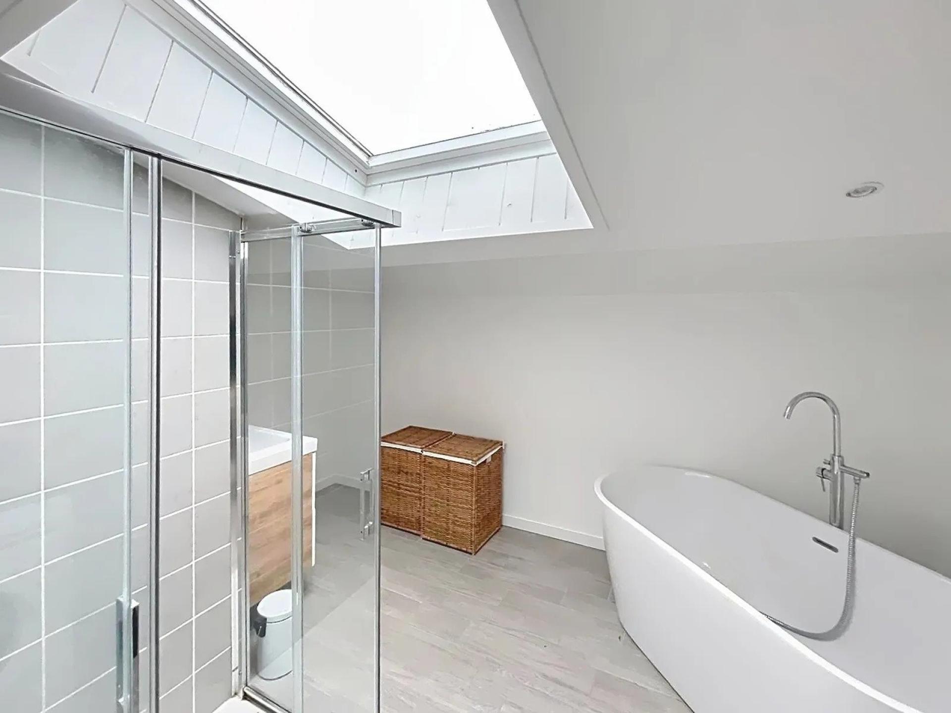 Photo 4 of the listing.