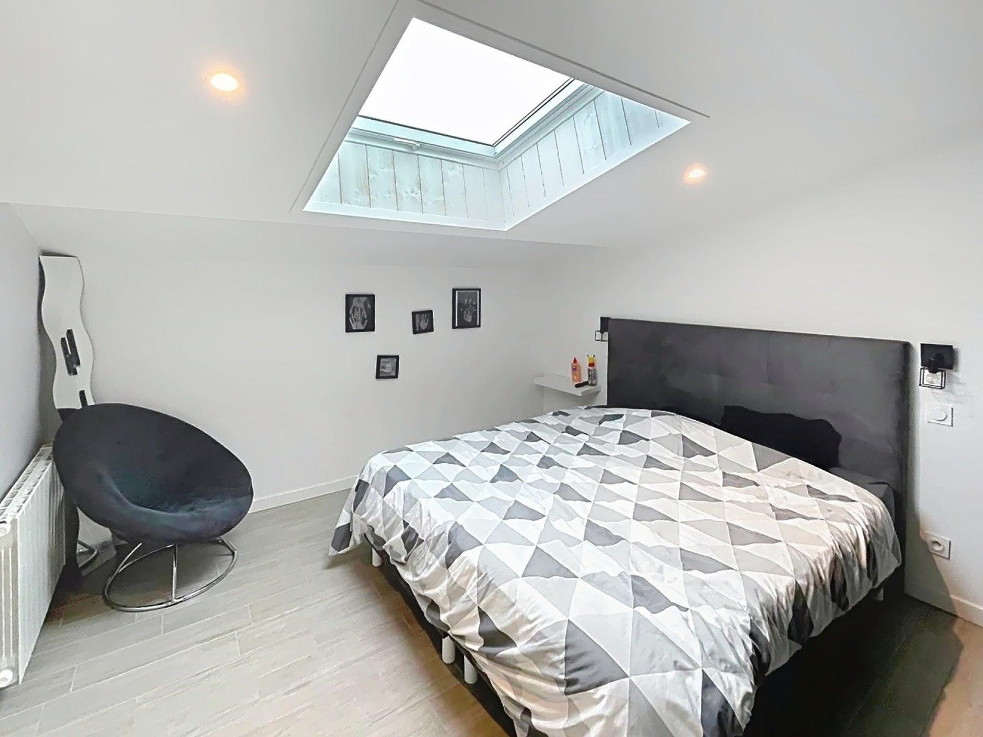 Photo 3 of the listing.