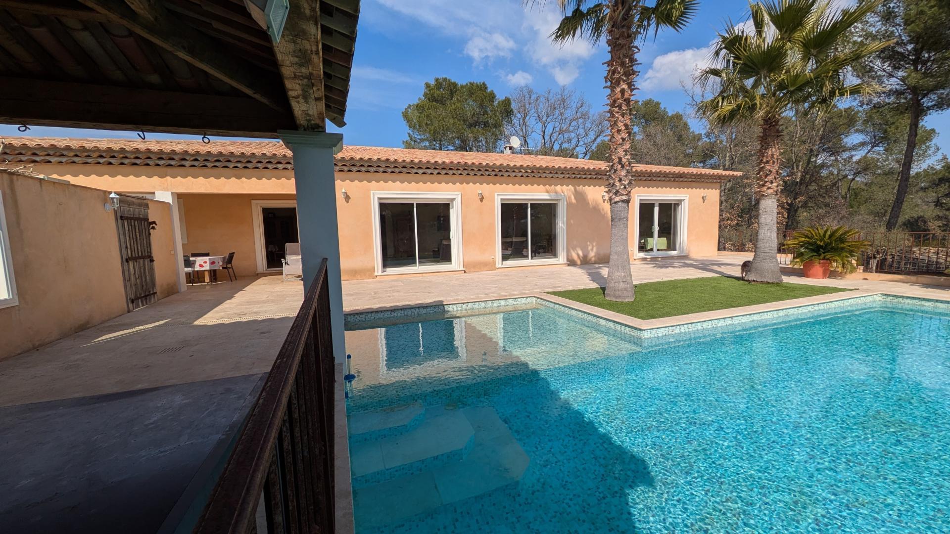 Photo 14 of the listing.