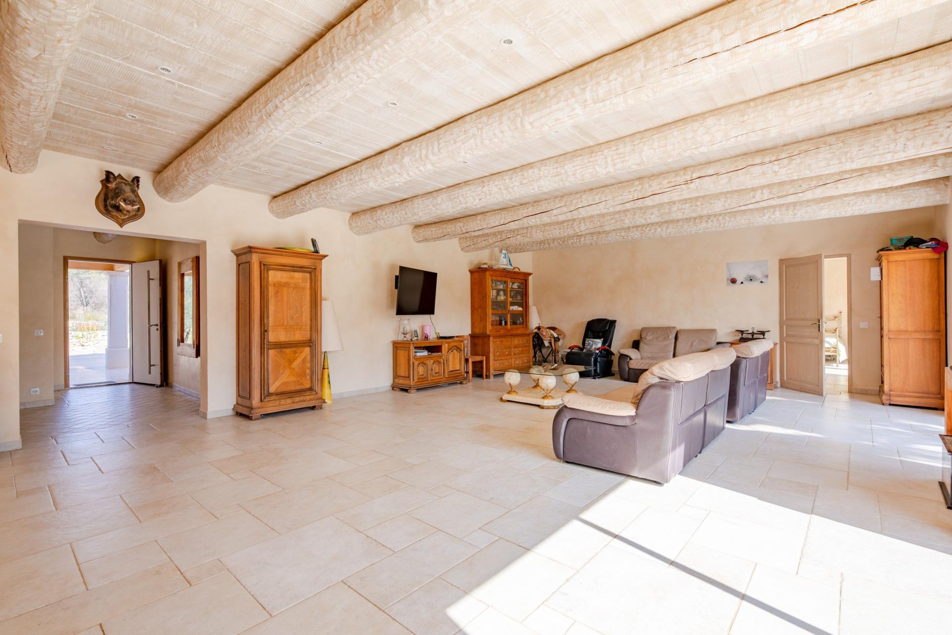 Photo 9 of the listing.