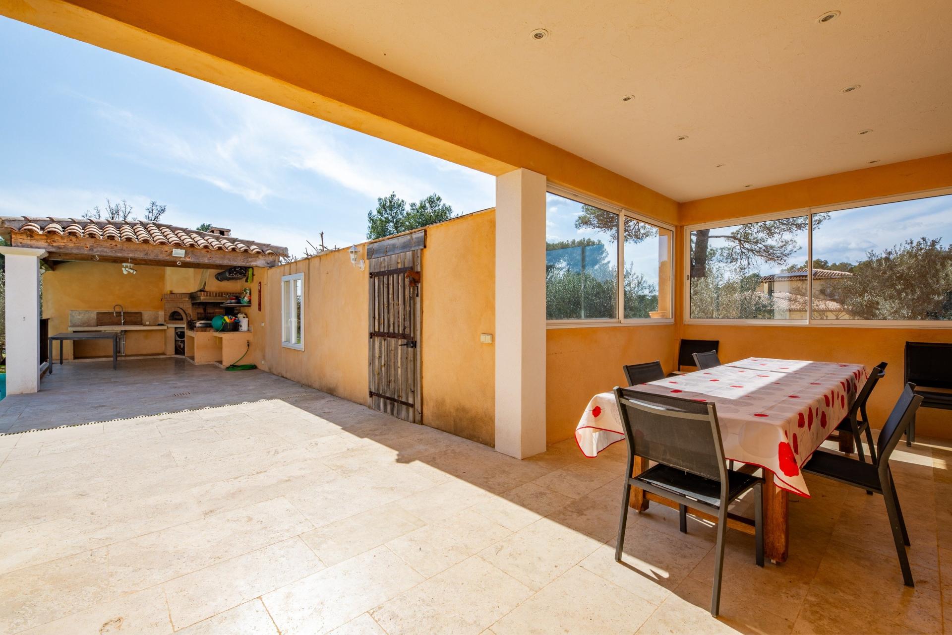 Photo 12 of the listing.