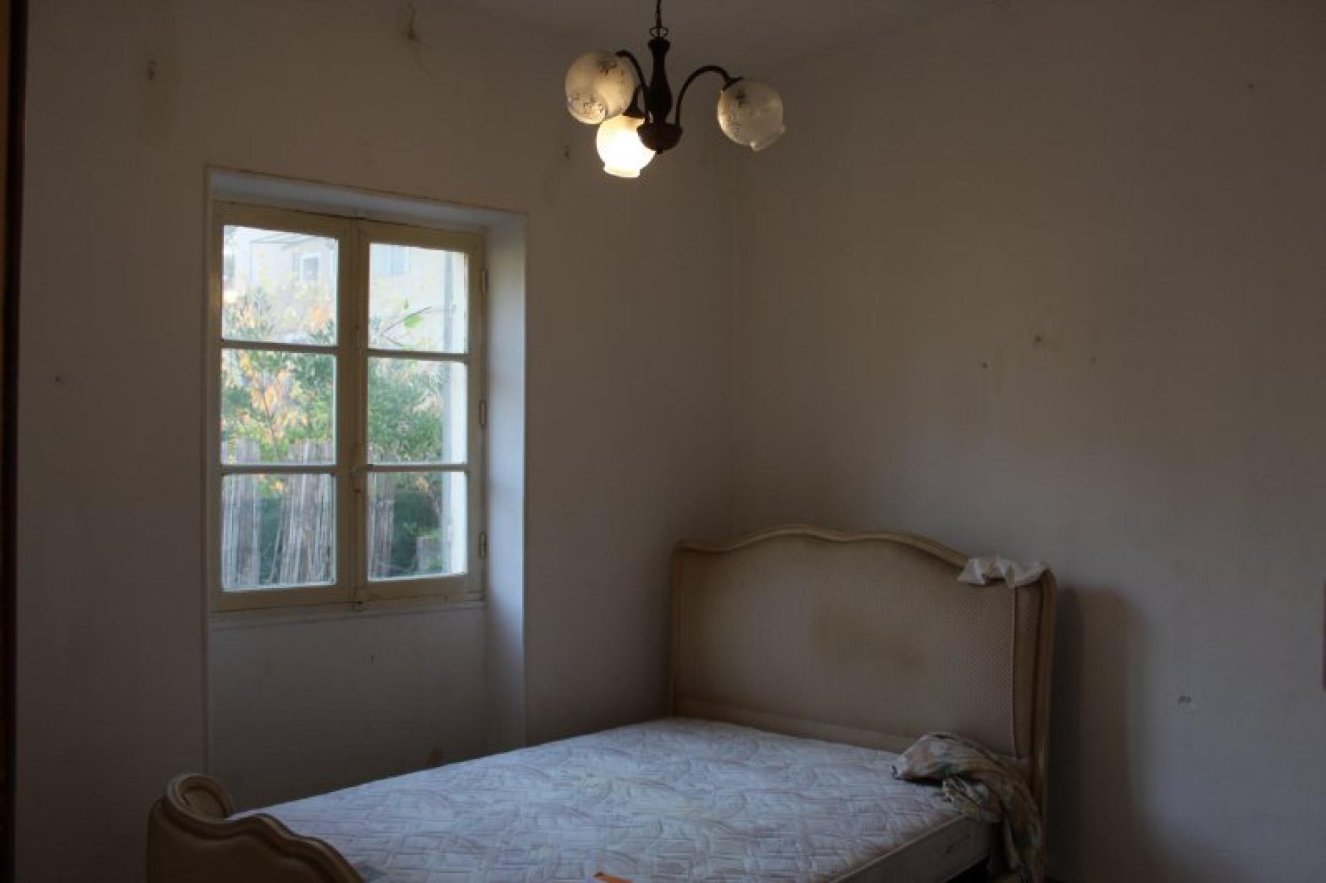 Photo 8 of the listing.