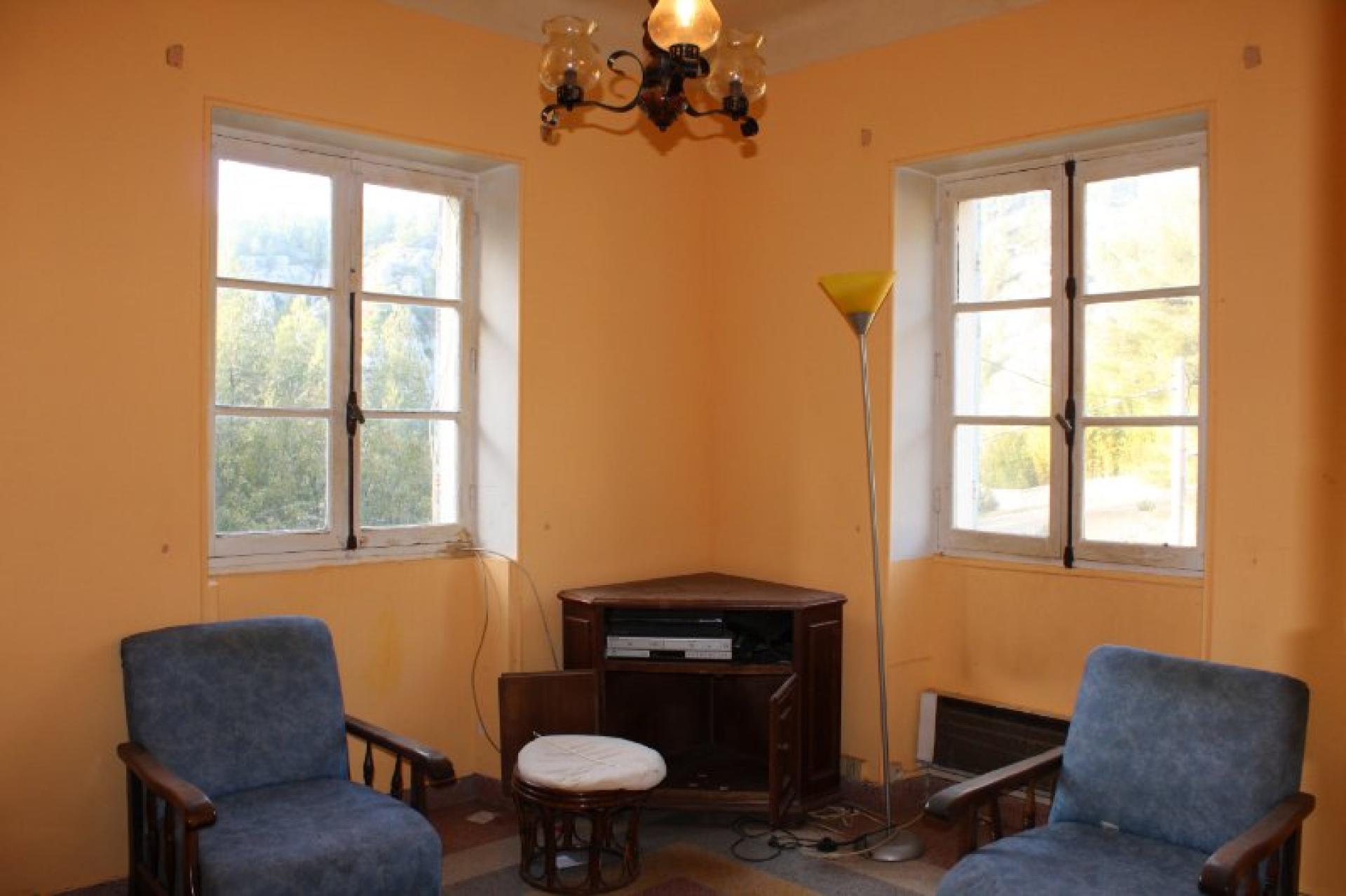 Photo 3 of the listing.