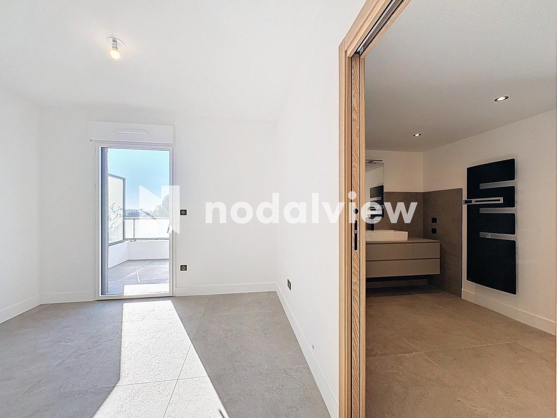 Photo 10 of the listing.