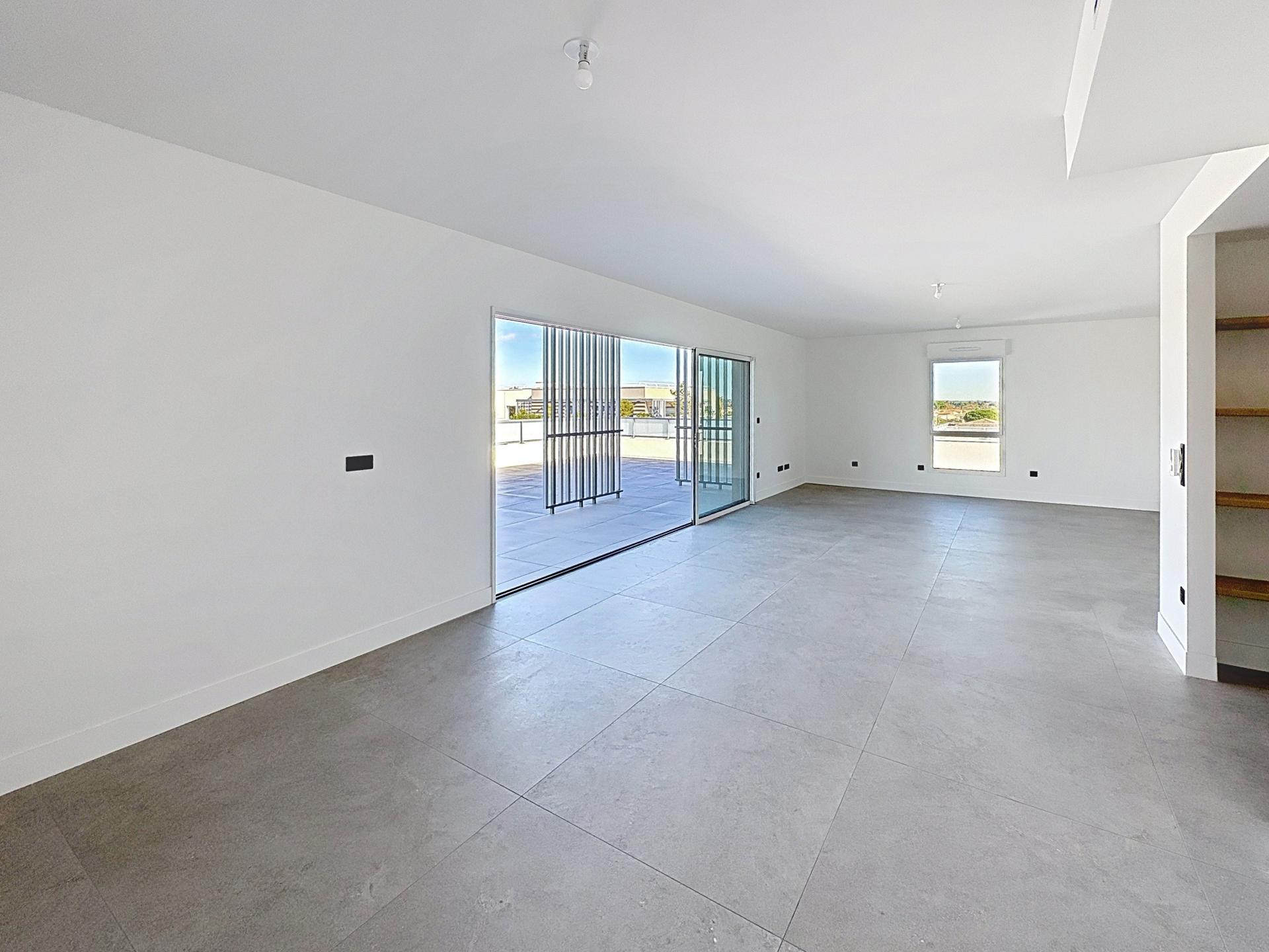 Photo 6 of the listing.