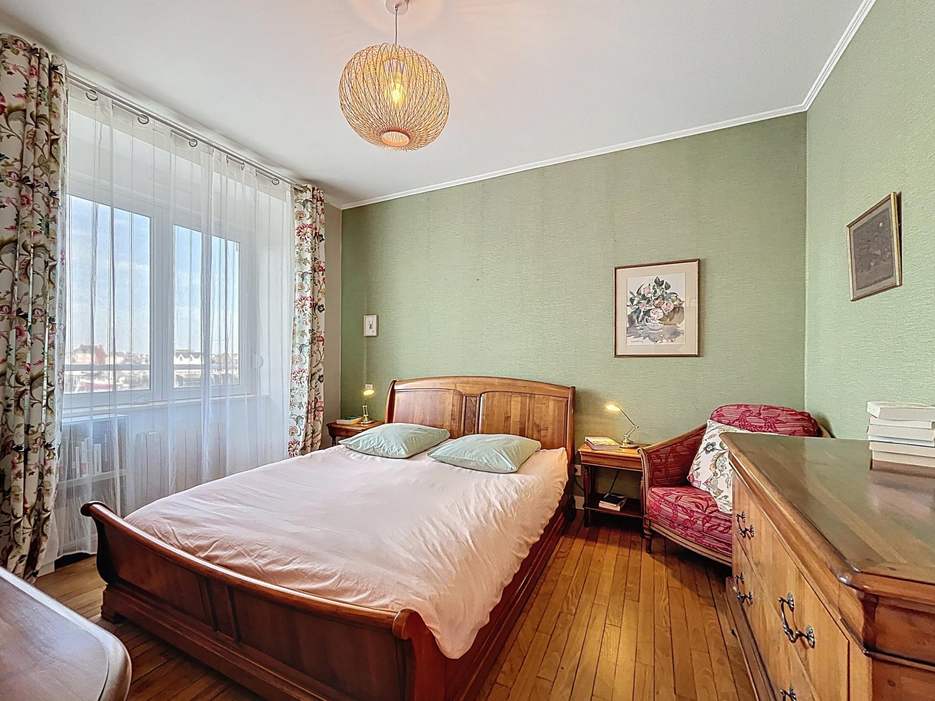 Photo 8 of the listing.