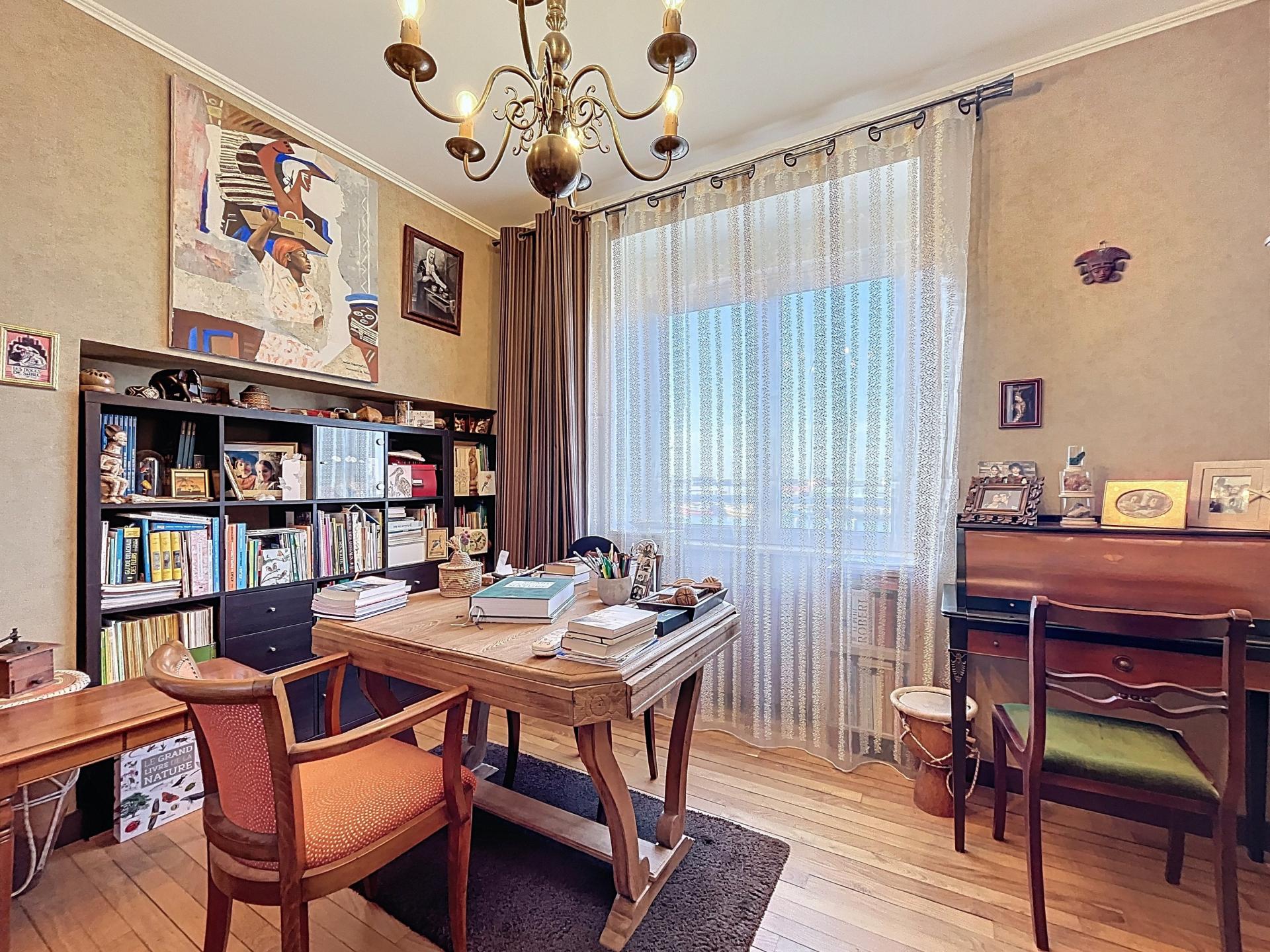 Photo 7 of the listing.