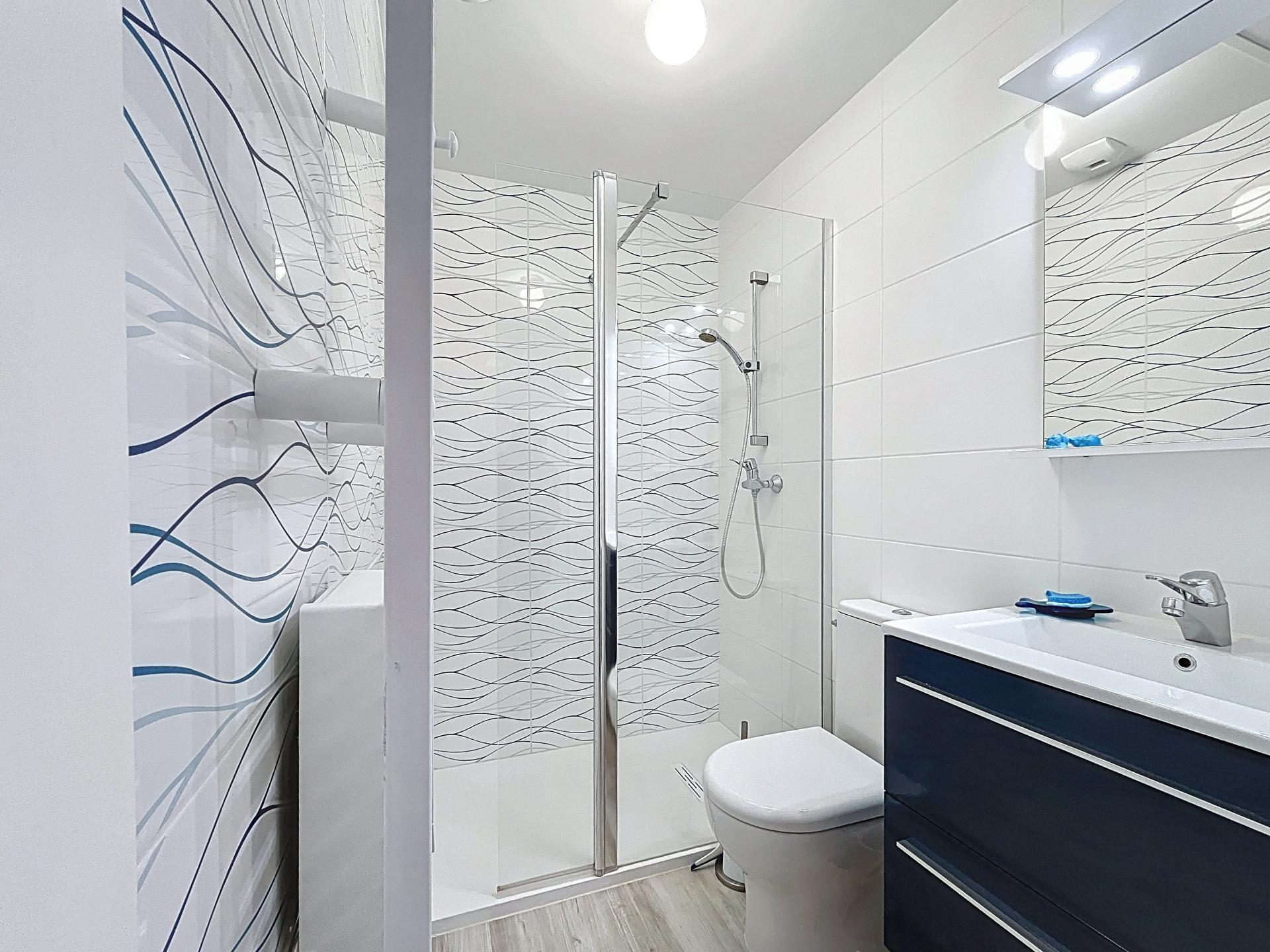 Photo 19 of the listing.