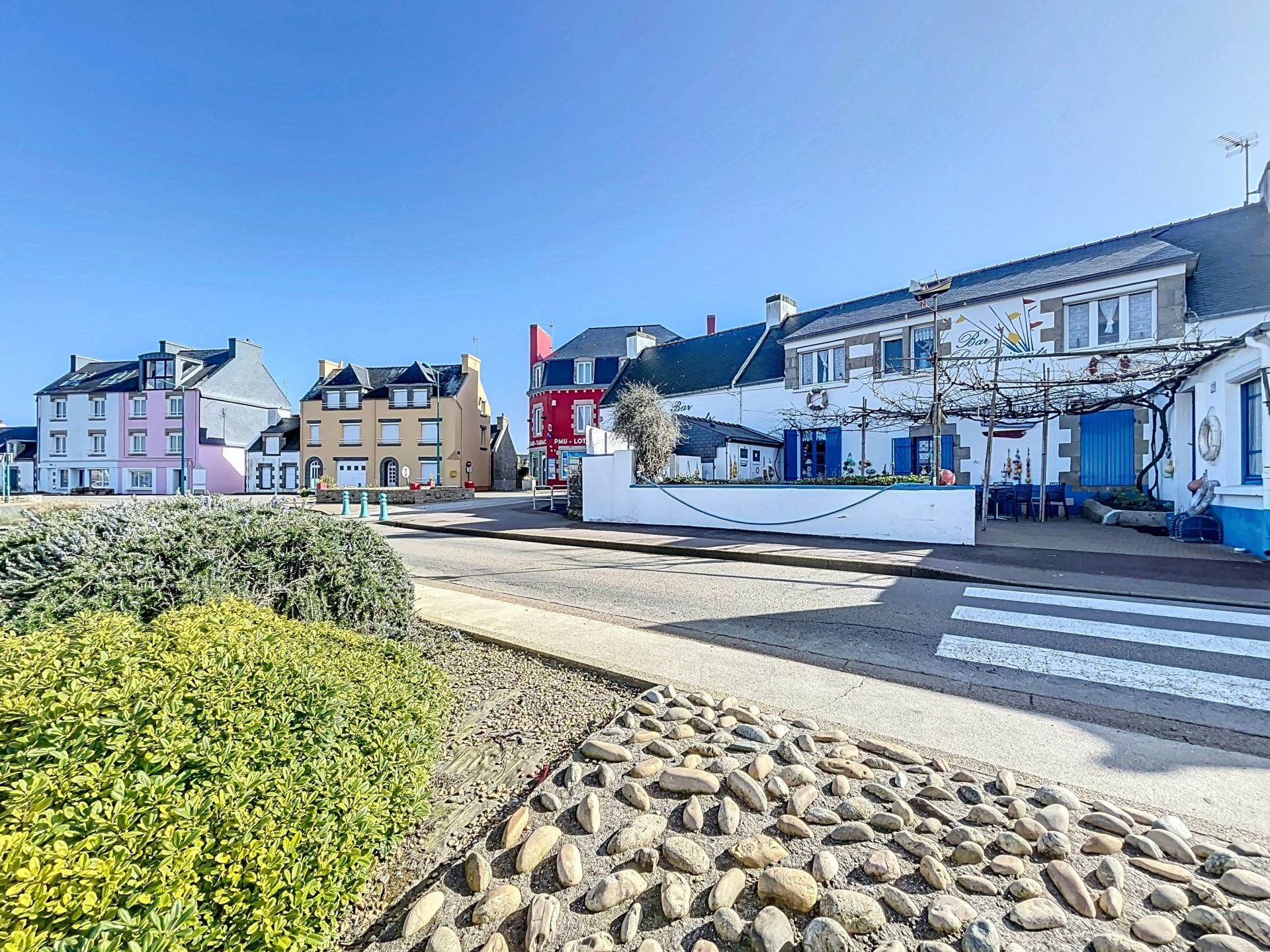 Photo 6 of the listing.