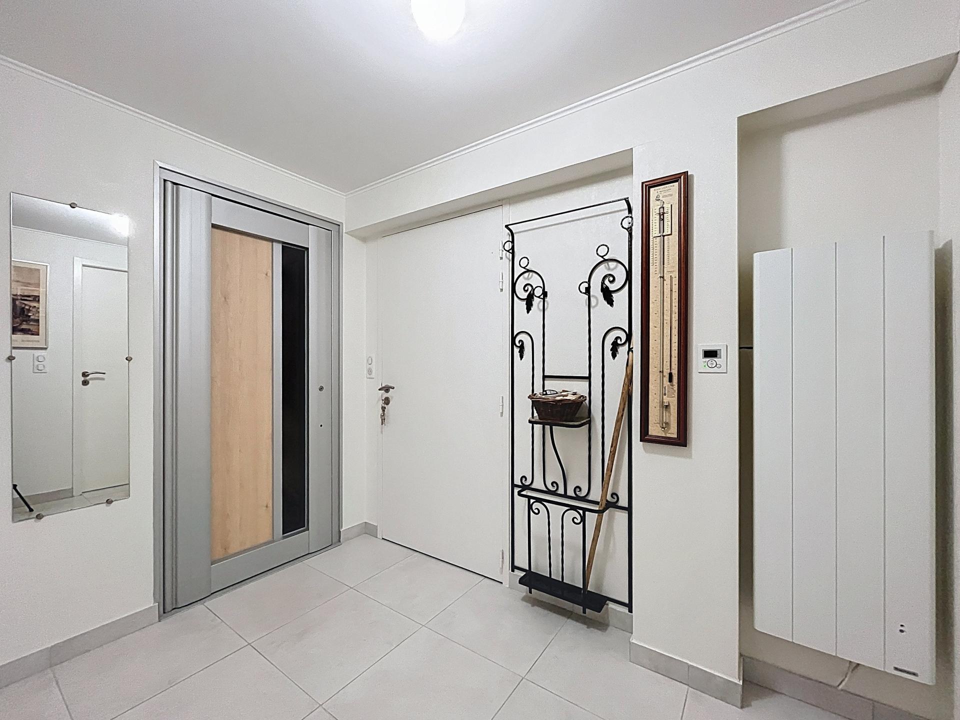 Photo 11 of the listing.