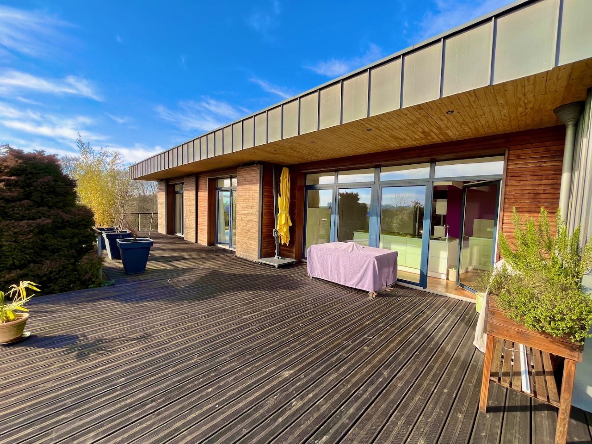 Photo 4 of the listing.