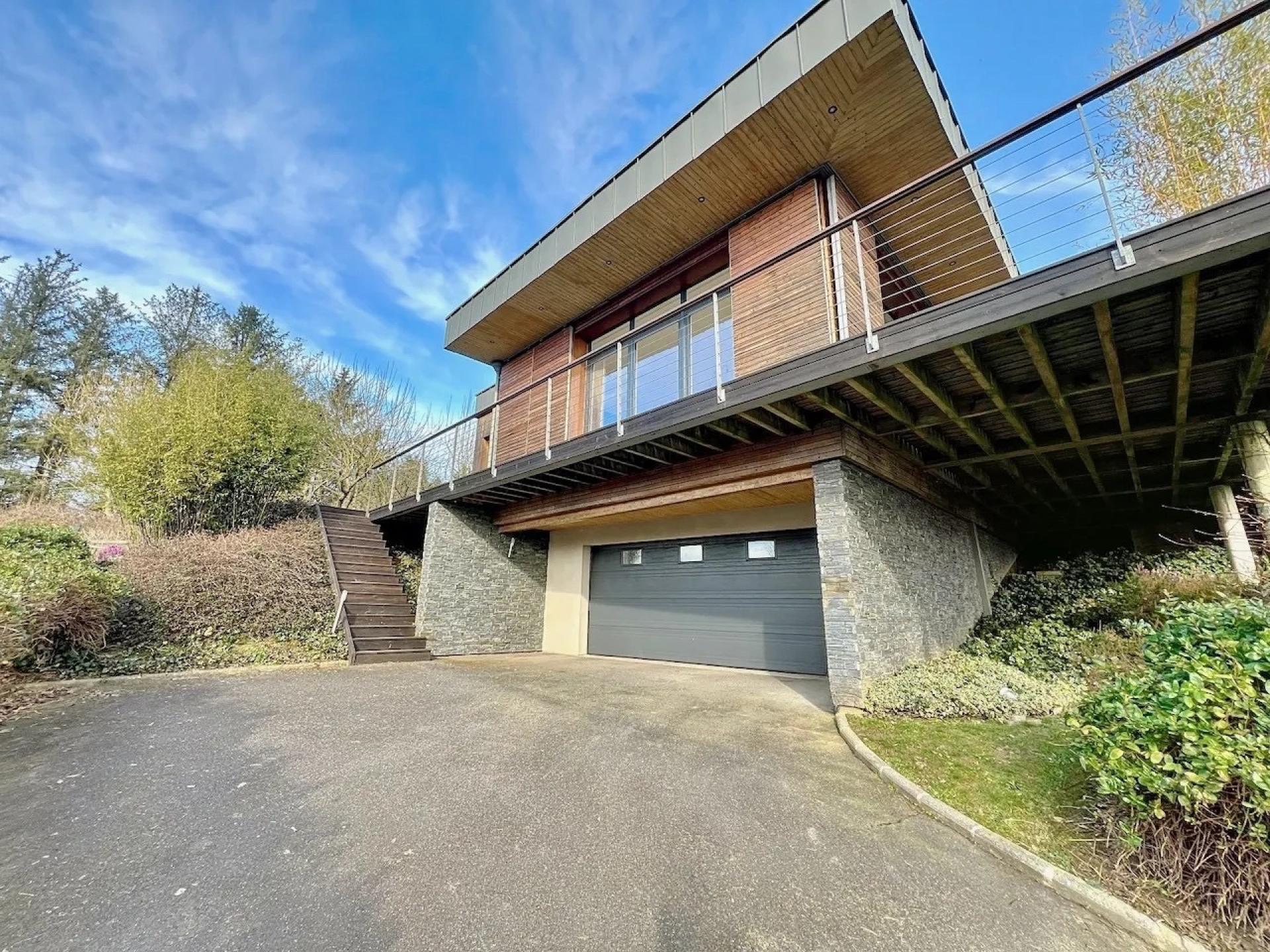 Photo 15 of the listing.