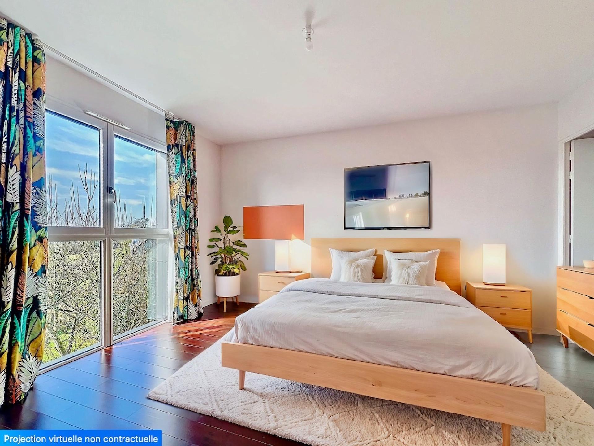 Photo 5 of the listing.