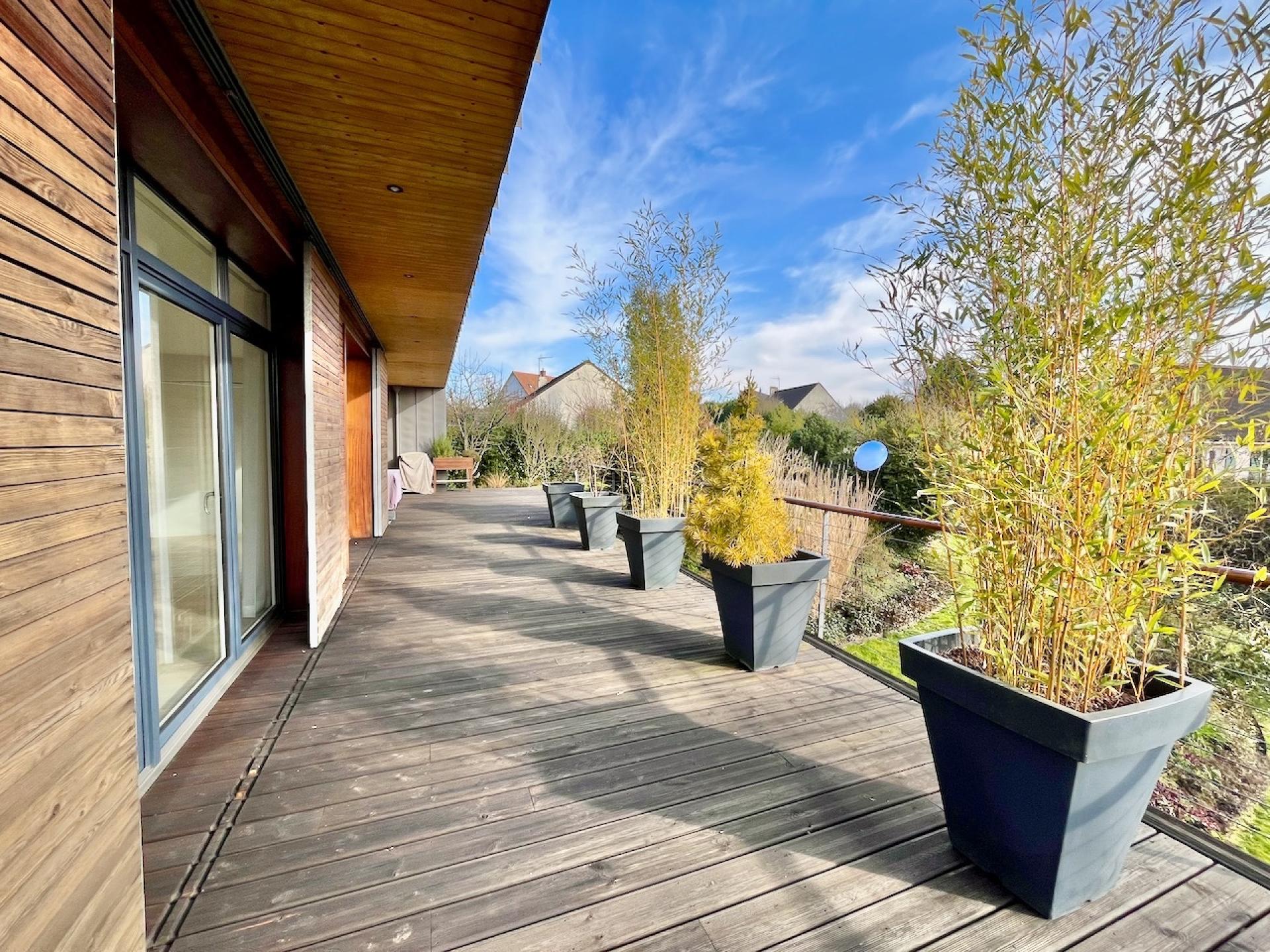 Photo 10 of the listing.