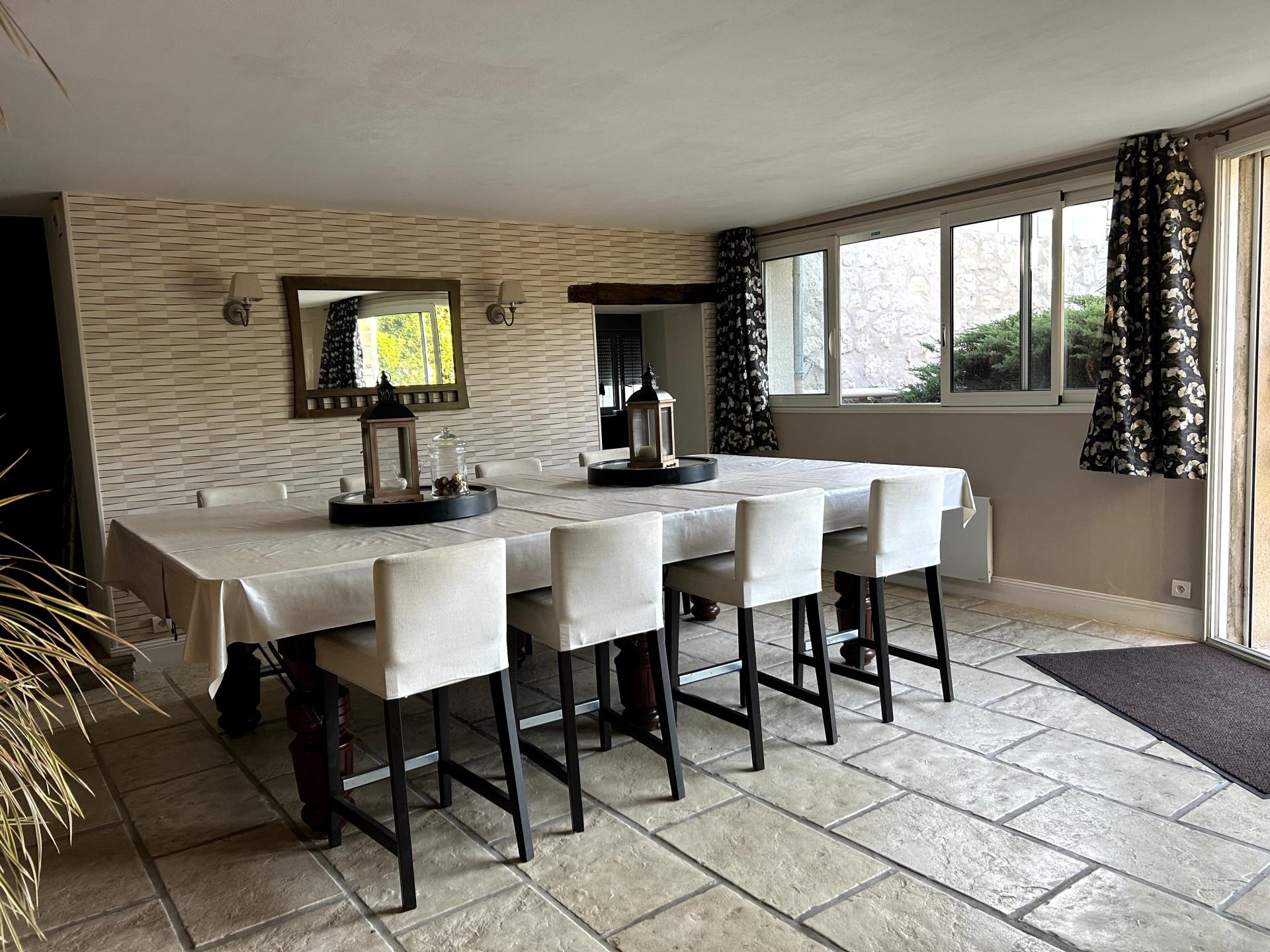 Photo 3 of the listing.