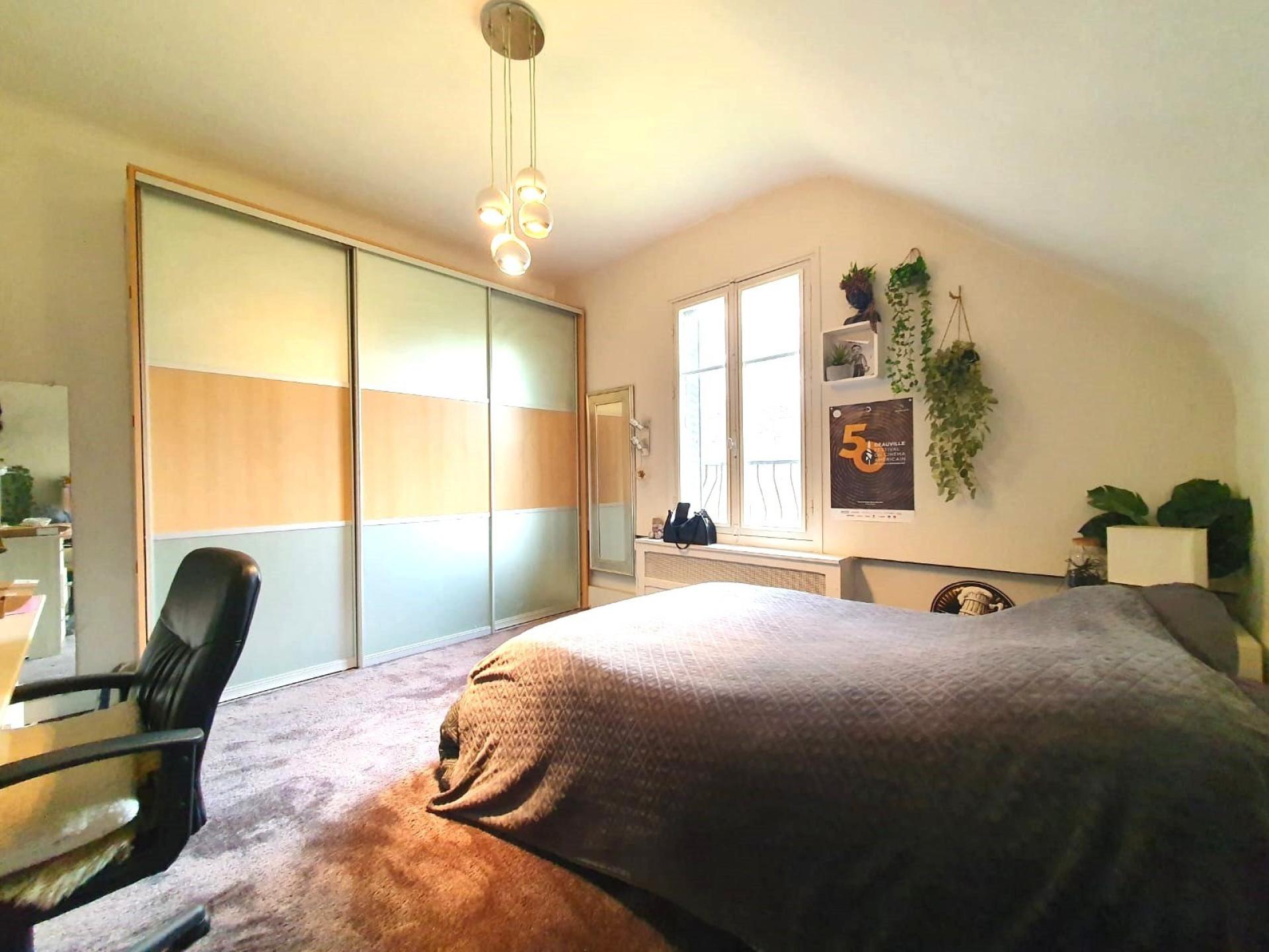 Photo 9 of the listing.