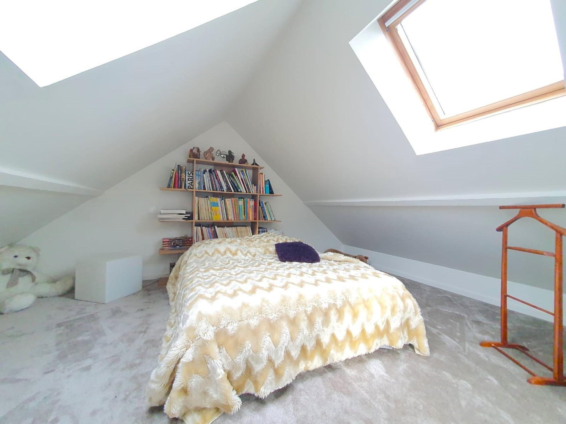 Photo 15 of the listing.