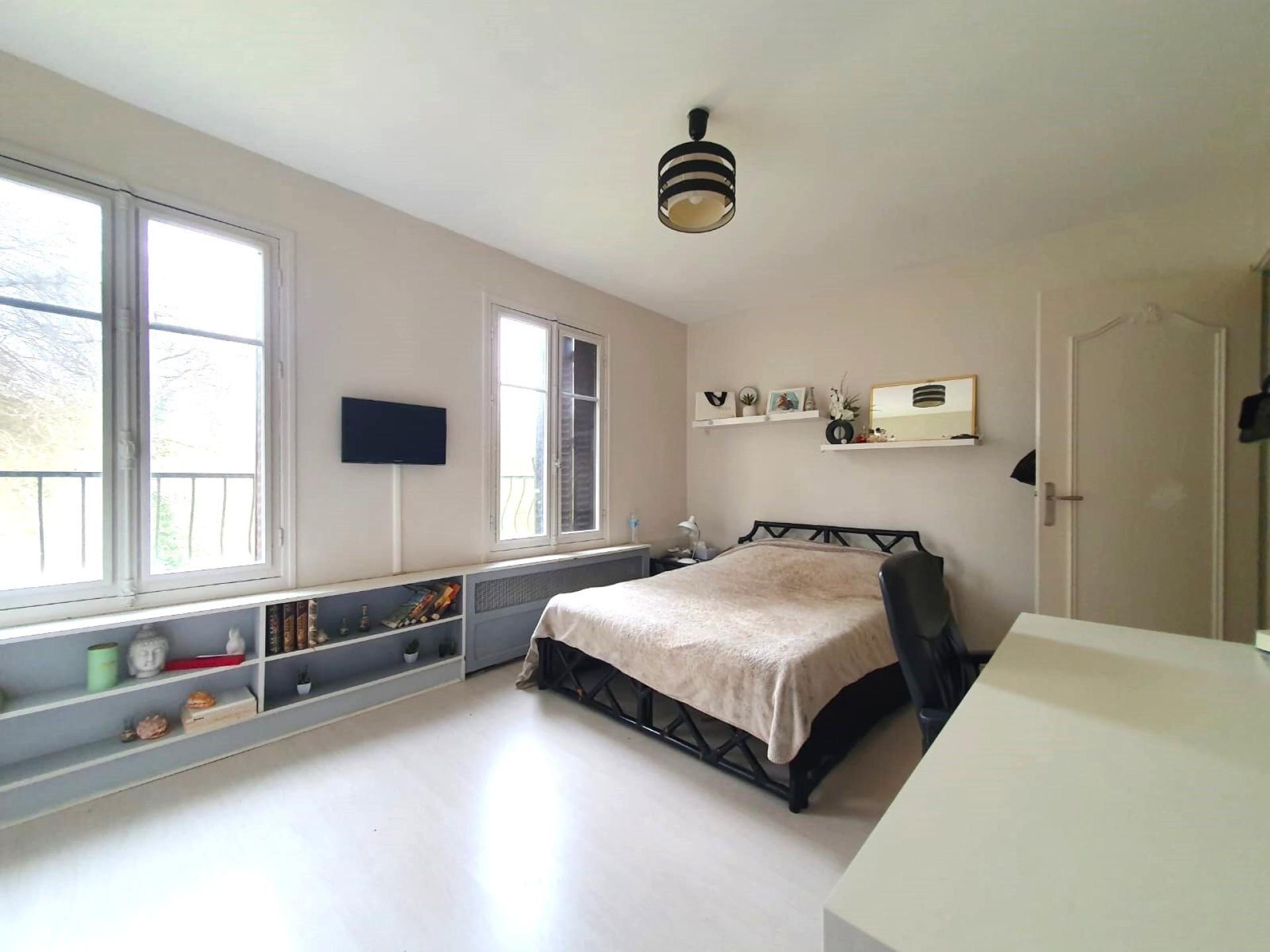 Photo 10 of the listing.