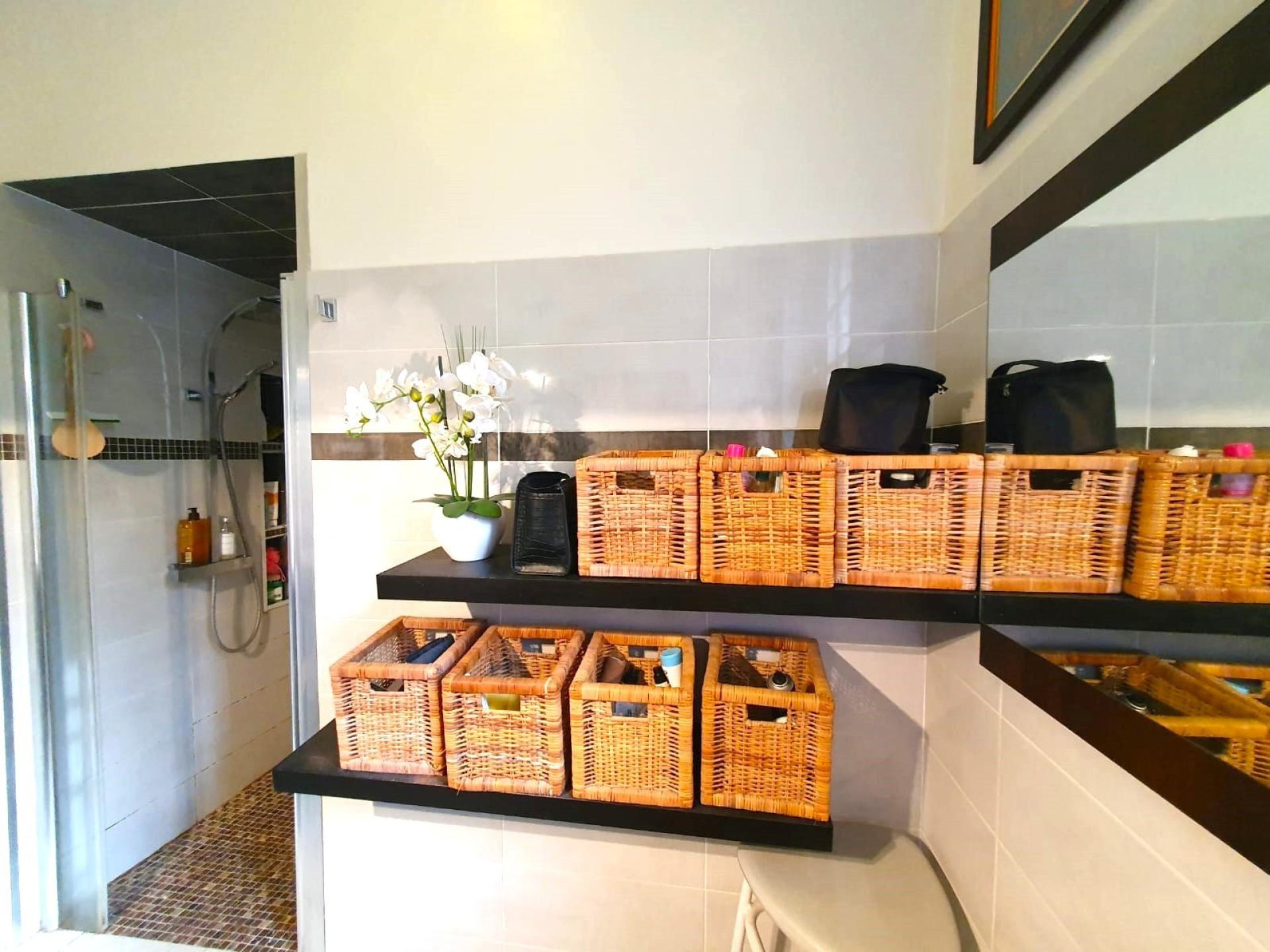 Photo 8 of the listing.