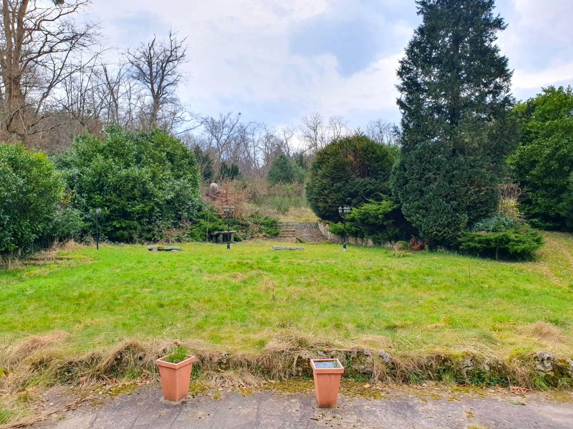 Photo 20 of the listing.