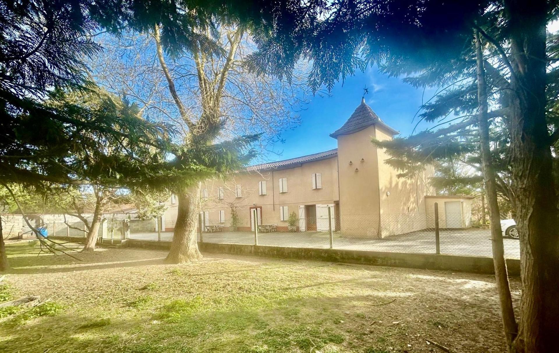 Photo 16 of the listing.