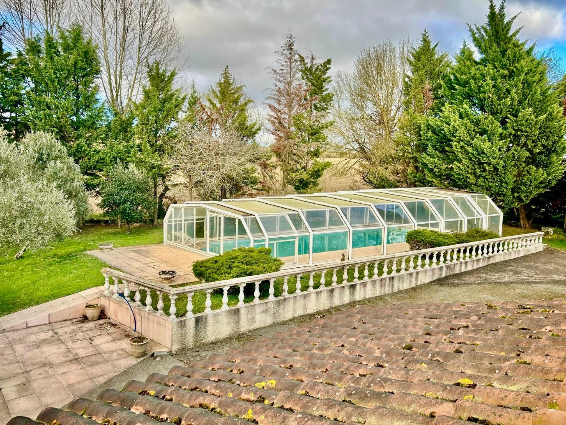 Photo 12 of the listing.