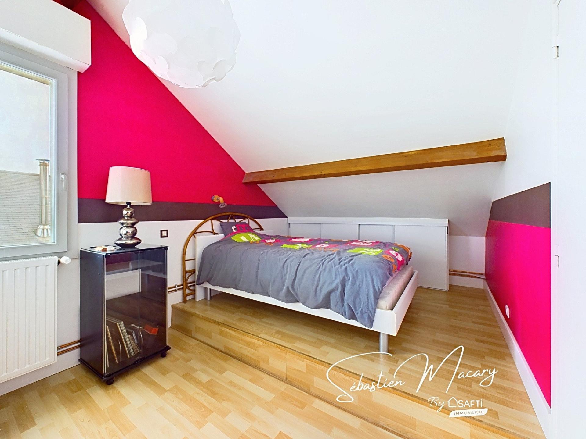 Photo 14 of the listing.