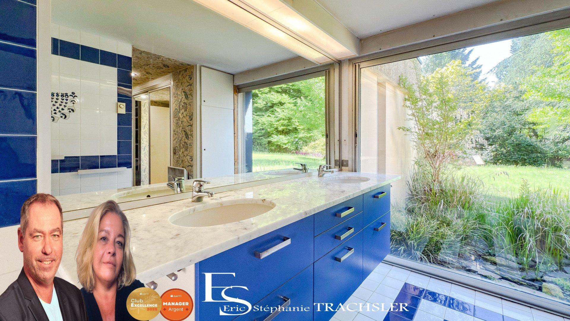 Photo 8 of the listing.