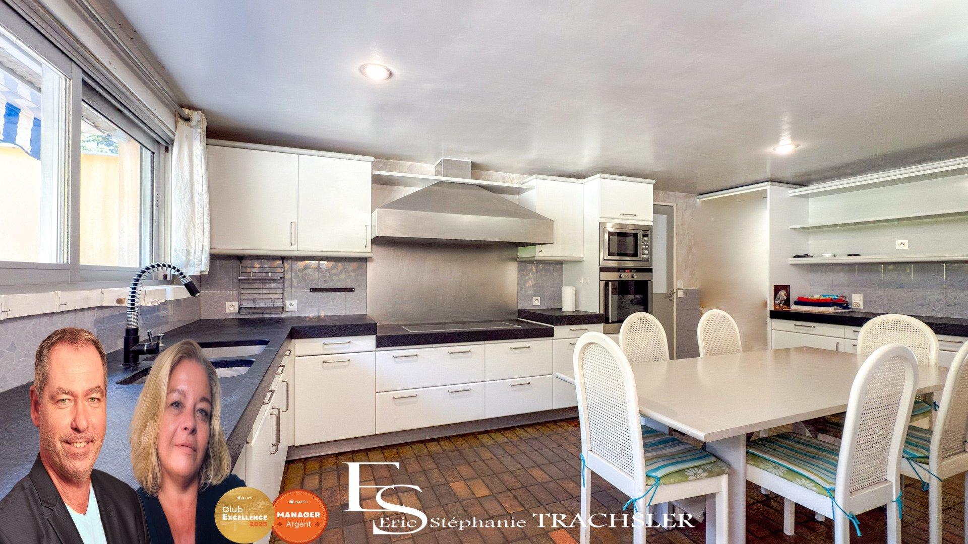 Photo 6 of the listing.