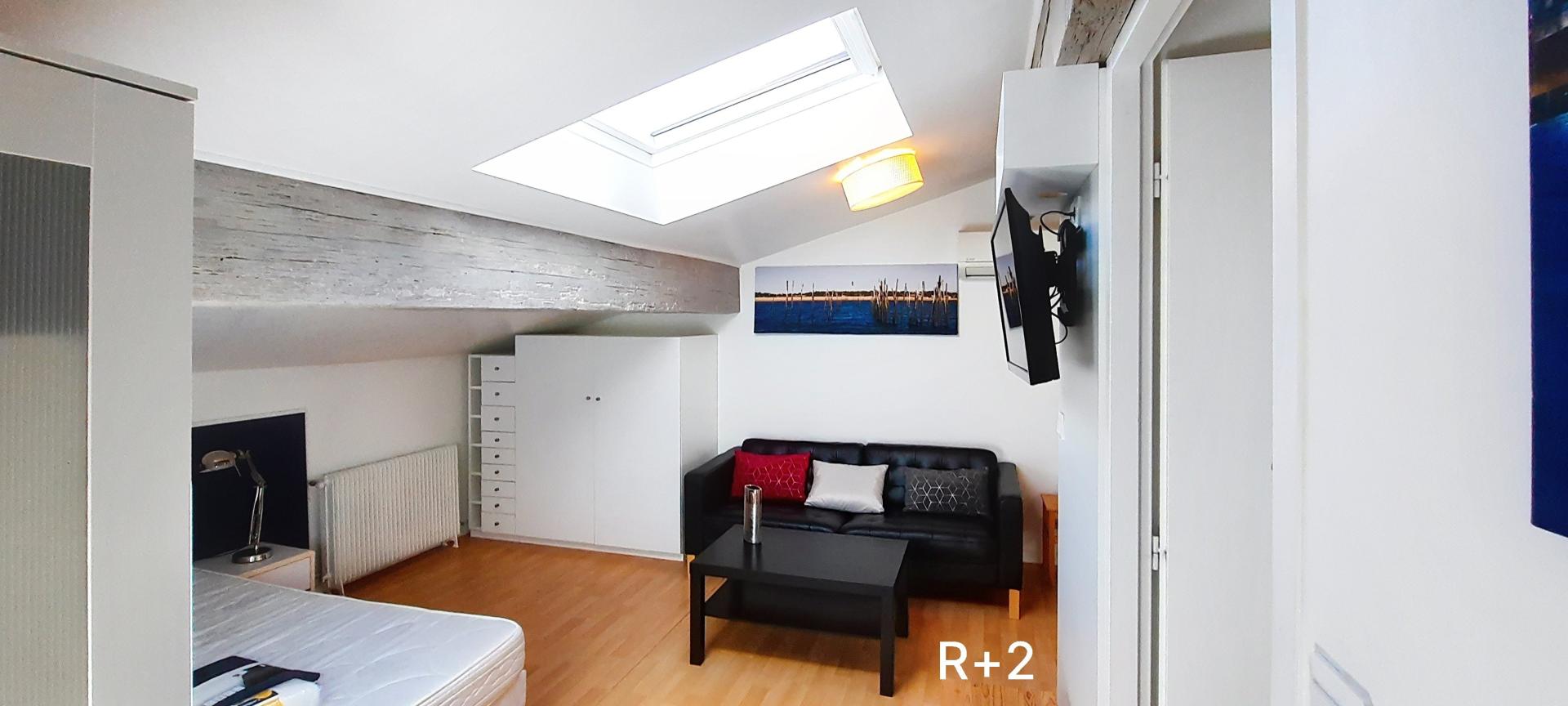 Photo 3 of the listing.