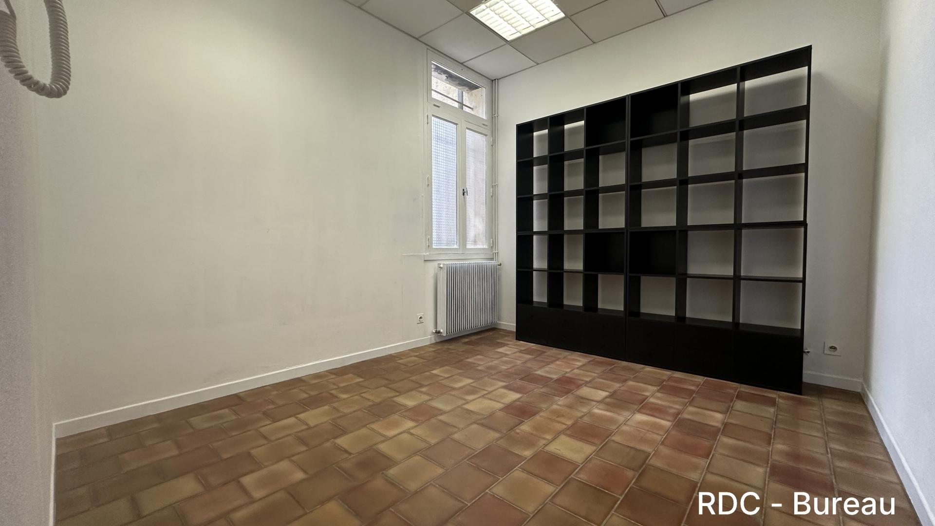 Photo 7 of the listing.