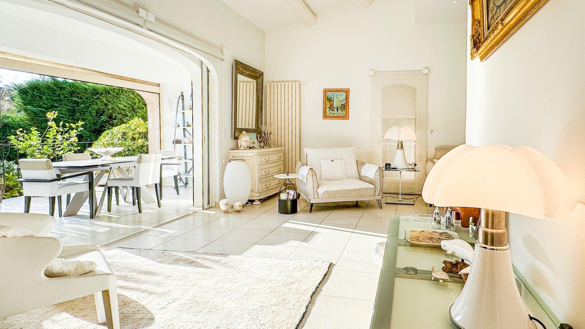 Photo 9 of the listing.