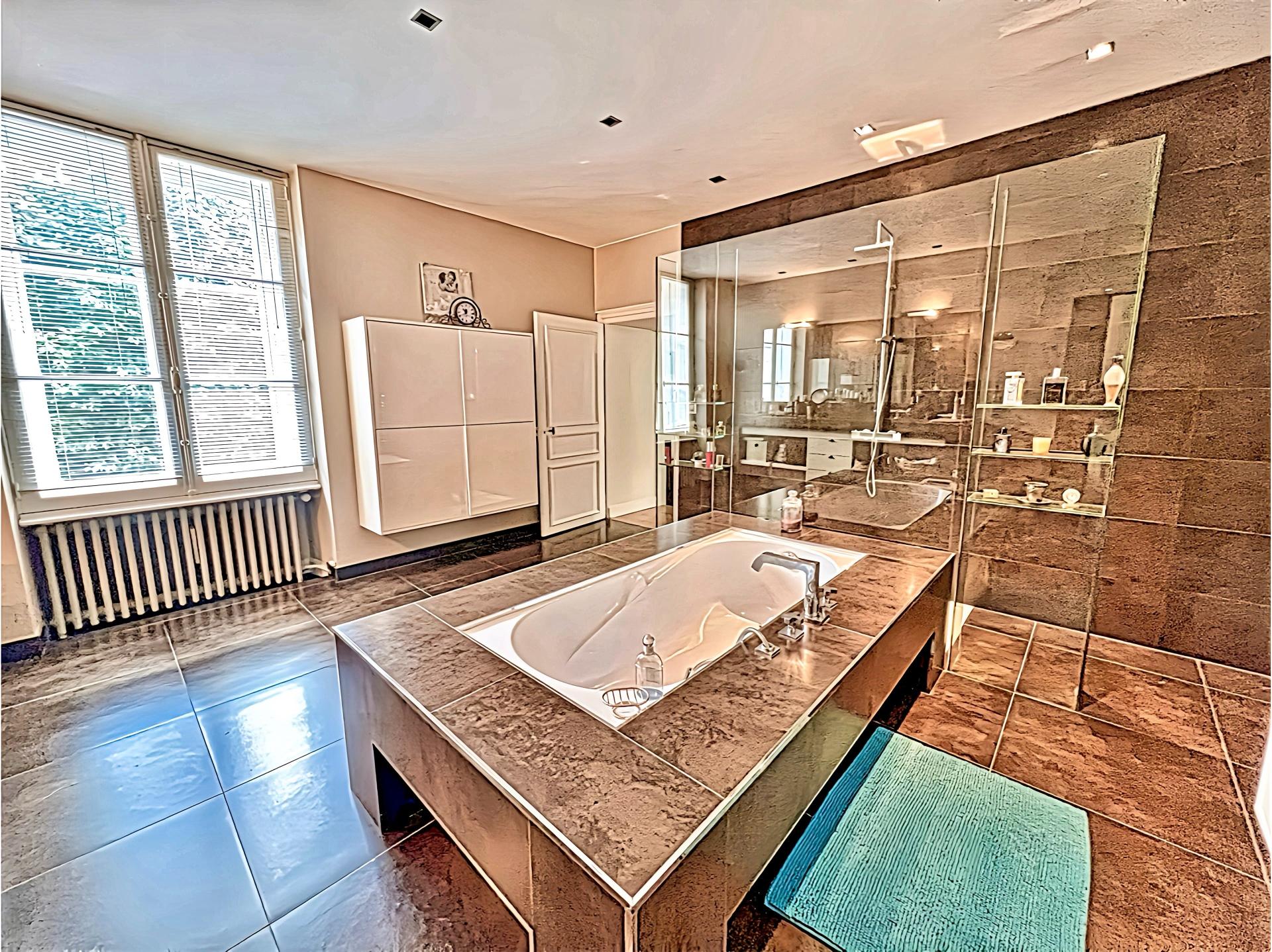 Photo 20 of the listing.