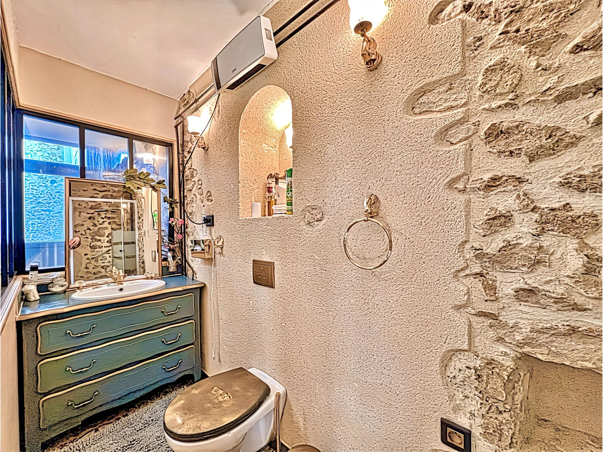 Photo 12 of the listing.