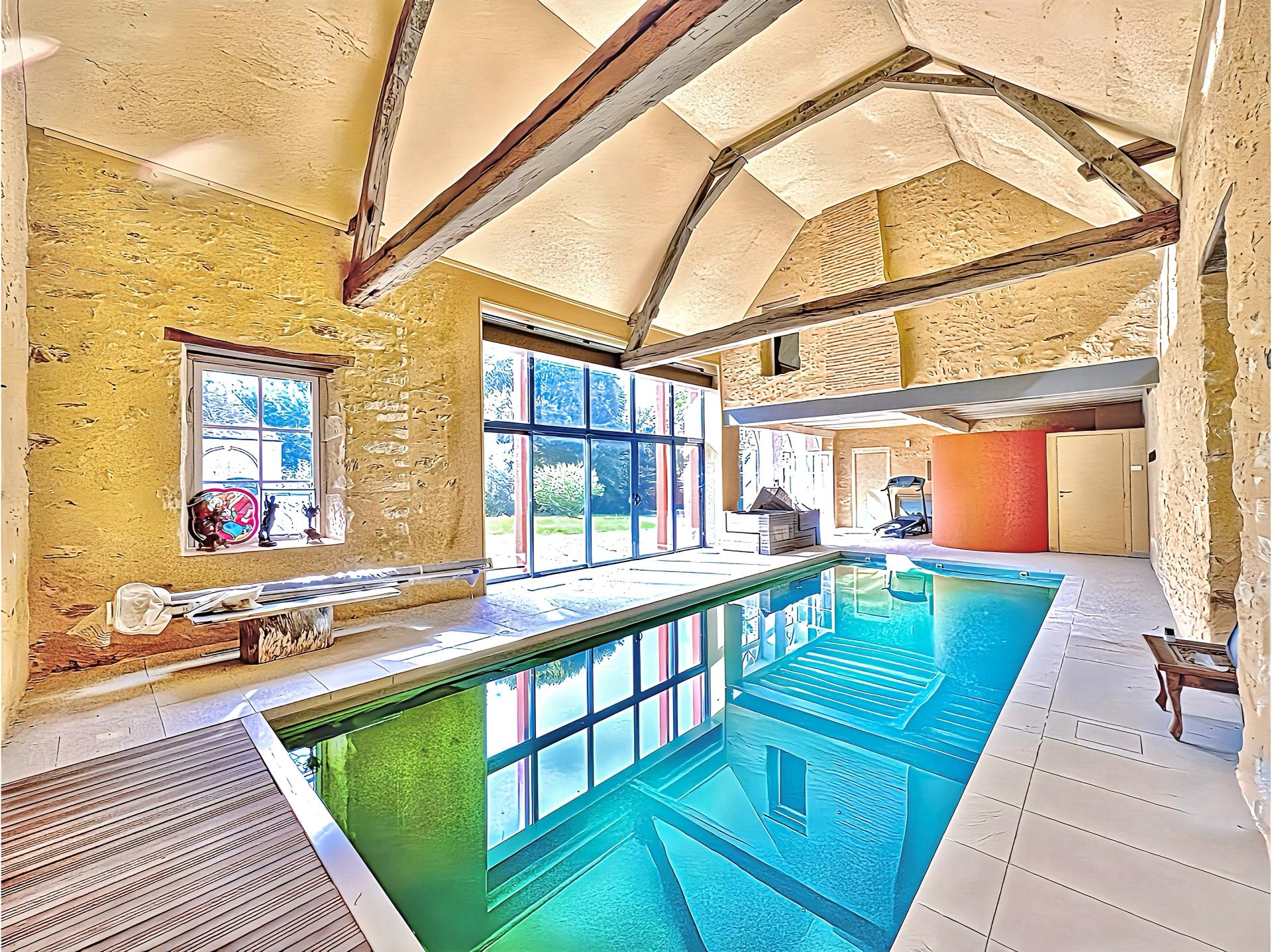 Photo 6 of the listing.