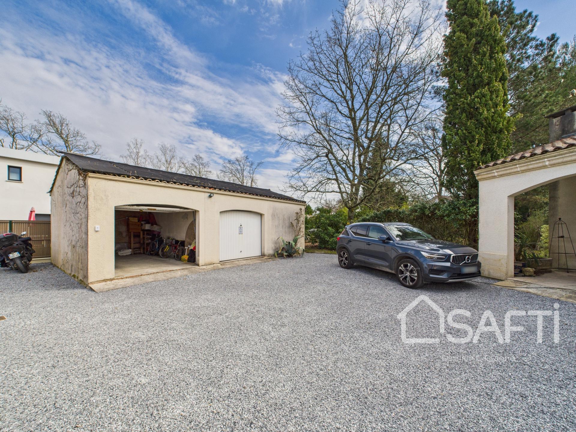 Photo 14 of the listing.