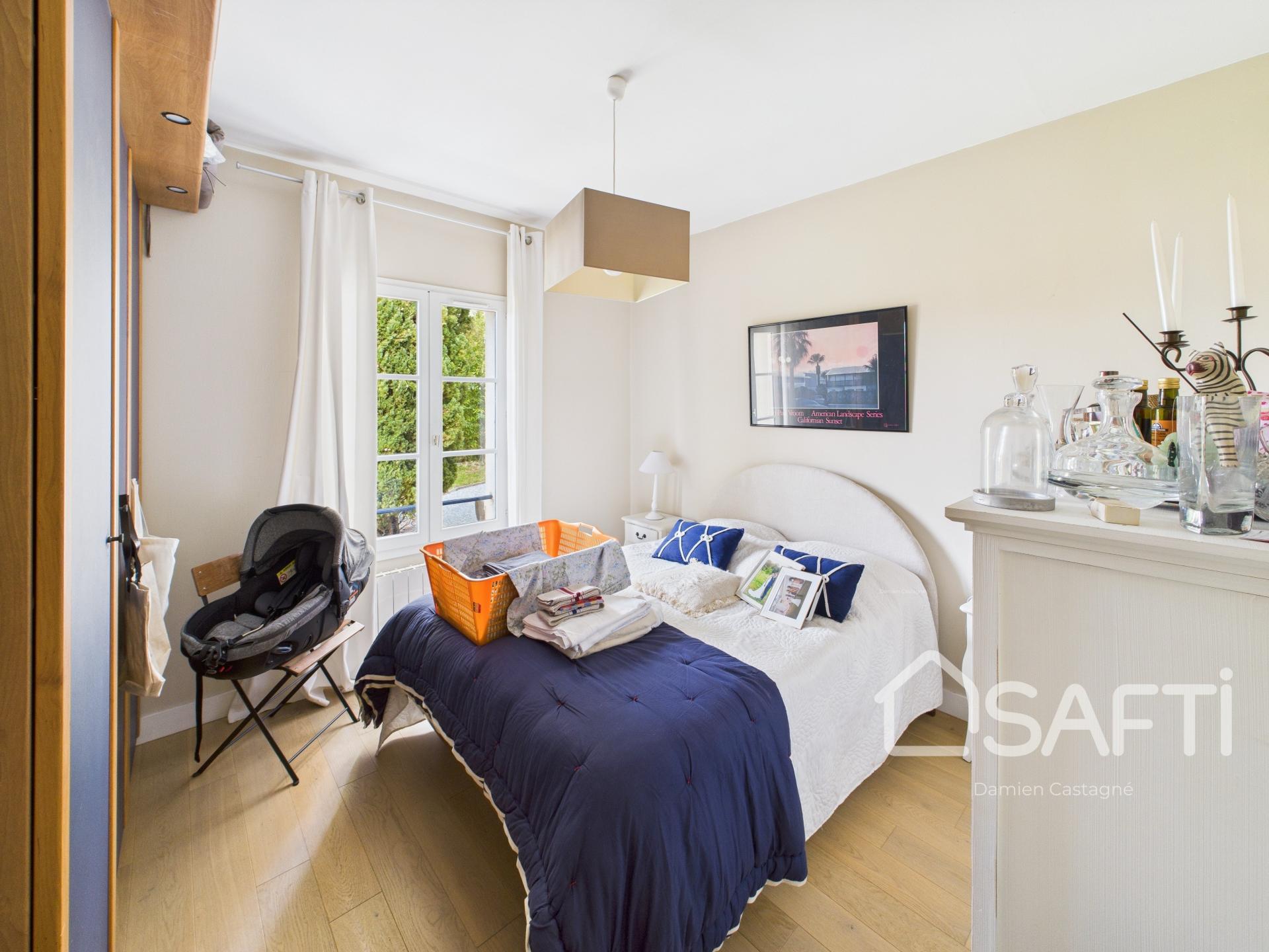 Photo 8 of the listing.