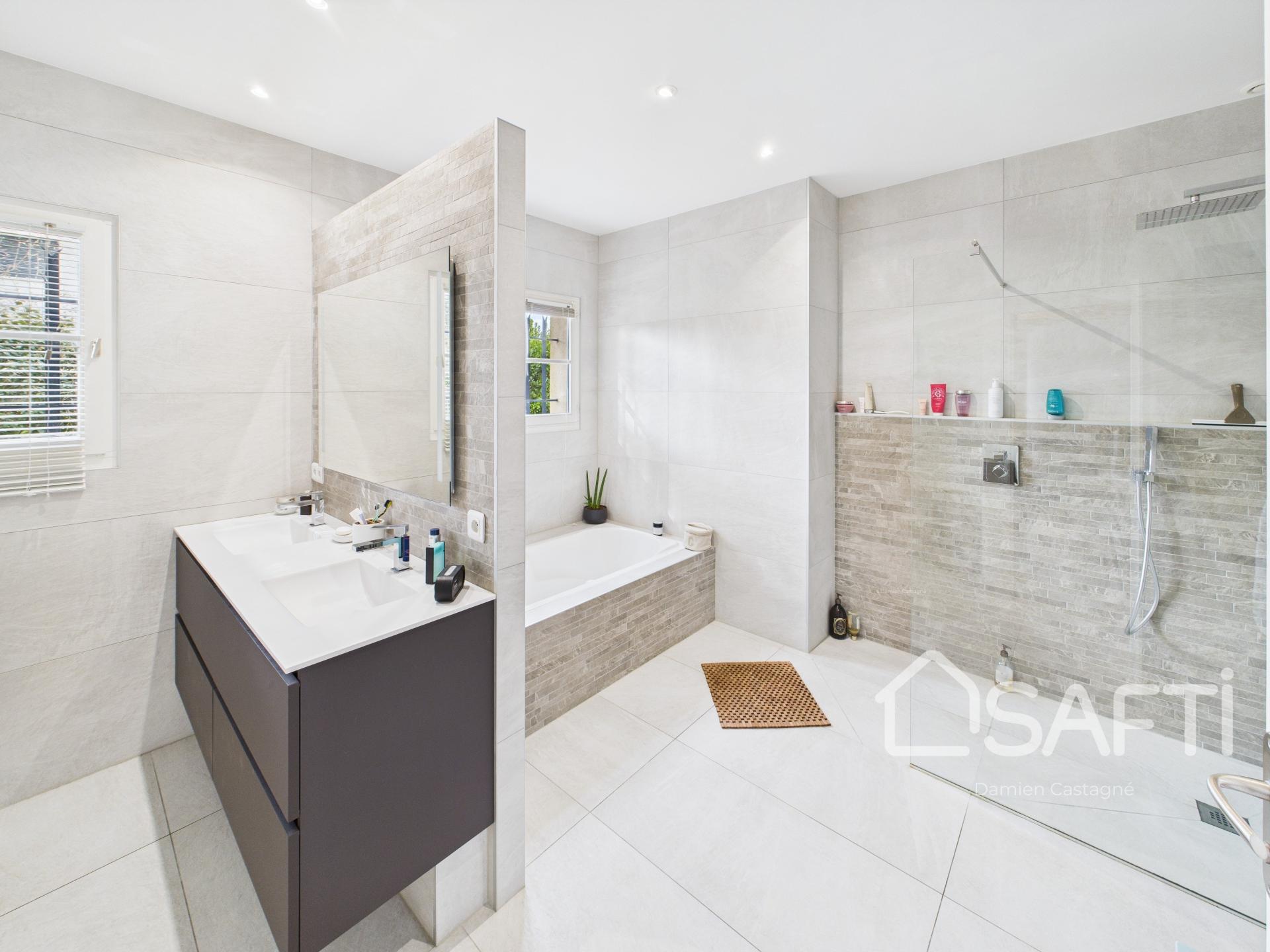 Photo 9 of the listing.