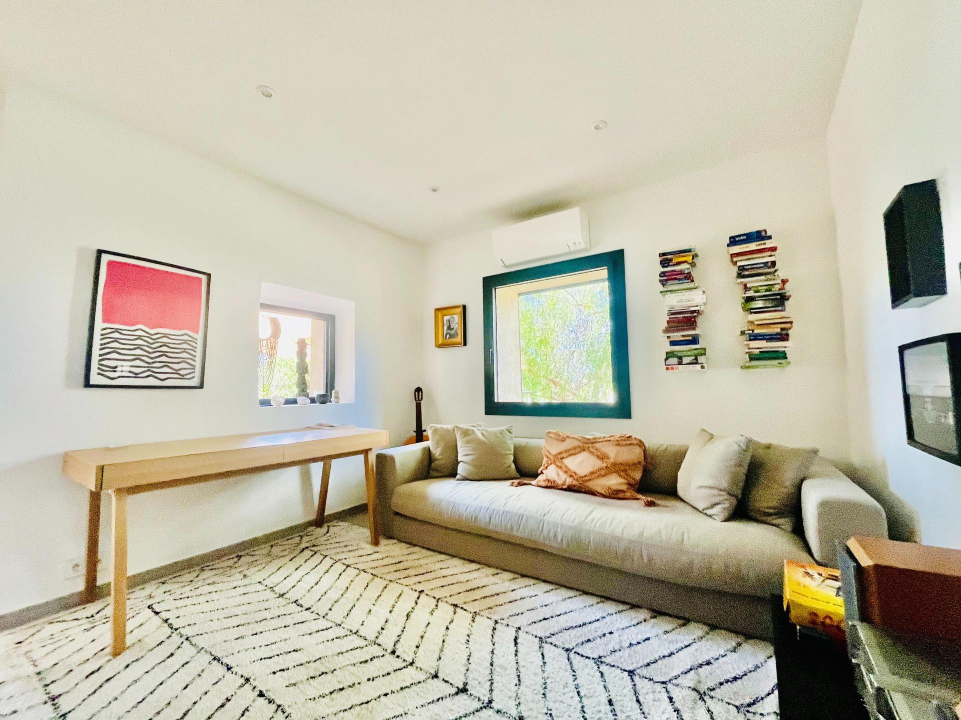 Photo 8 of the listing.