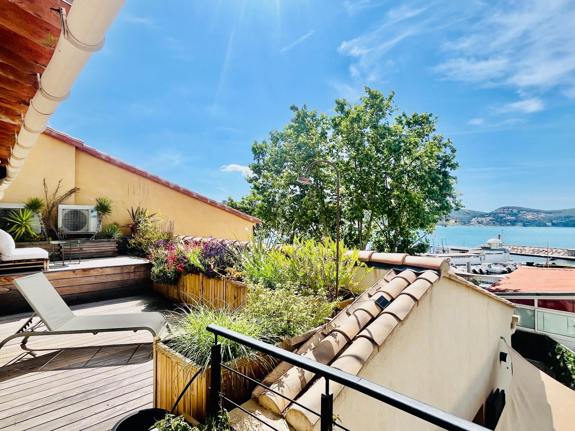 Photo 2 of the listing.