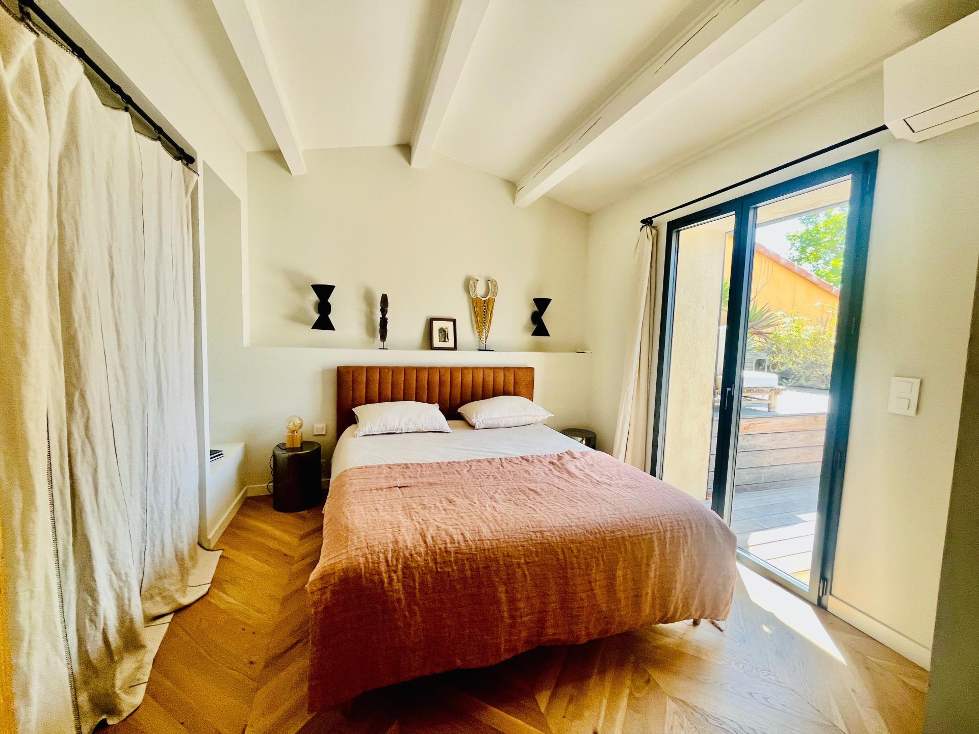 Photo 14 of the listing.