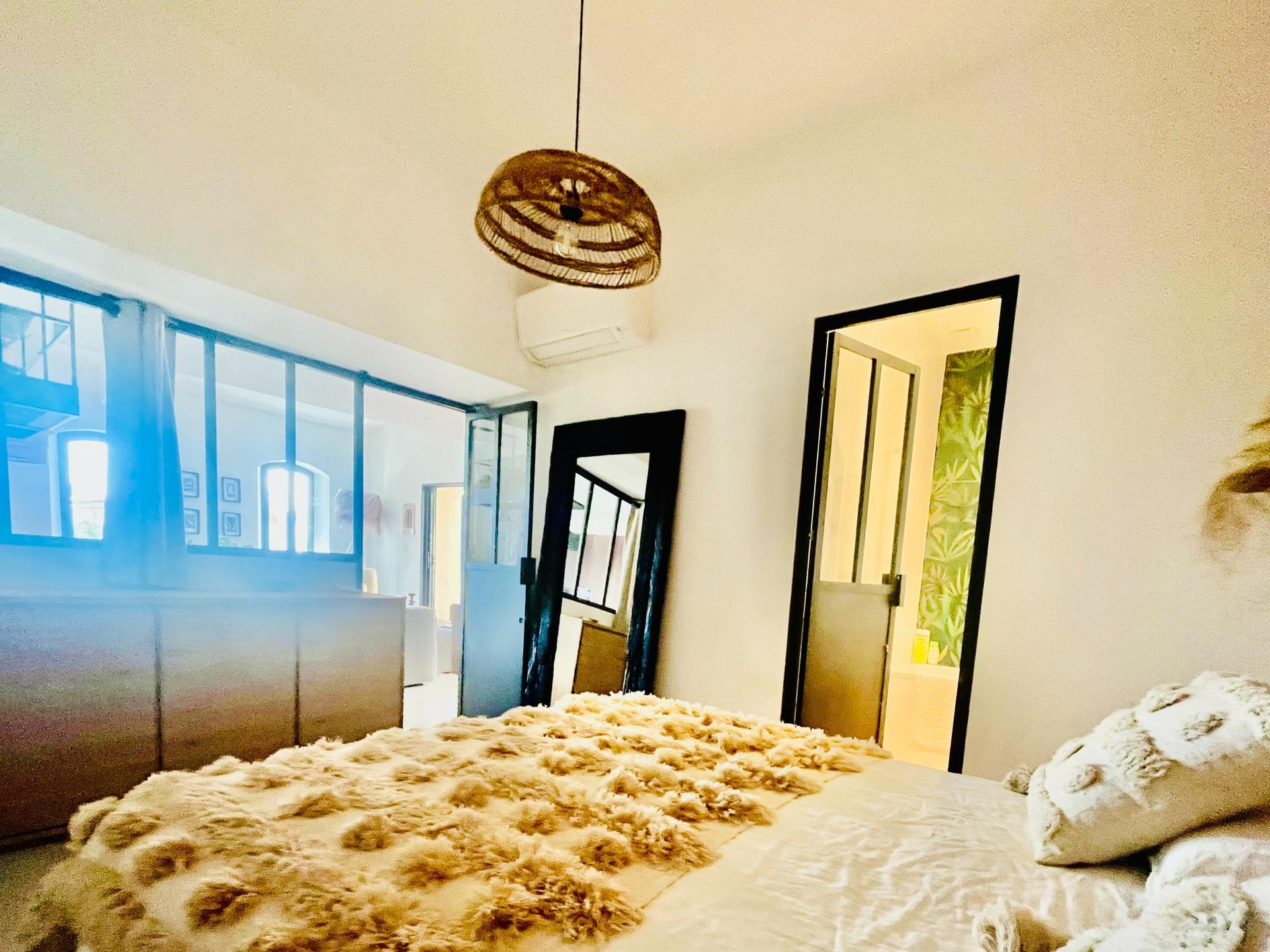 Photo 6 of the listing.