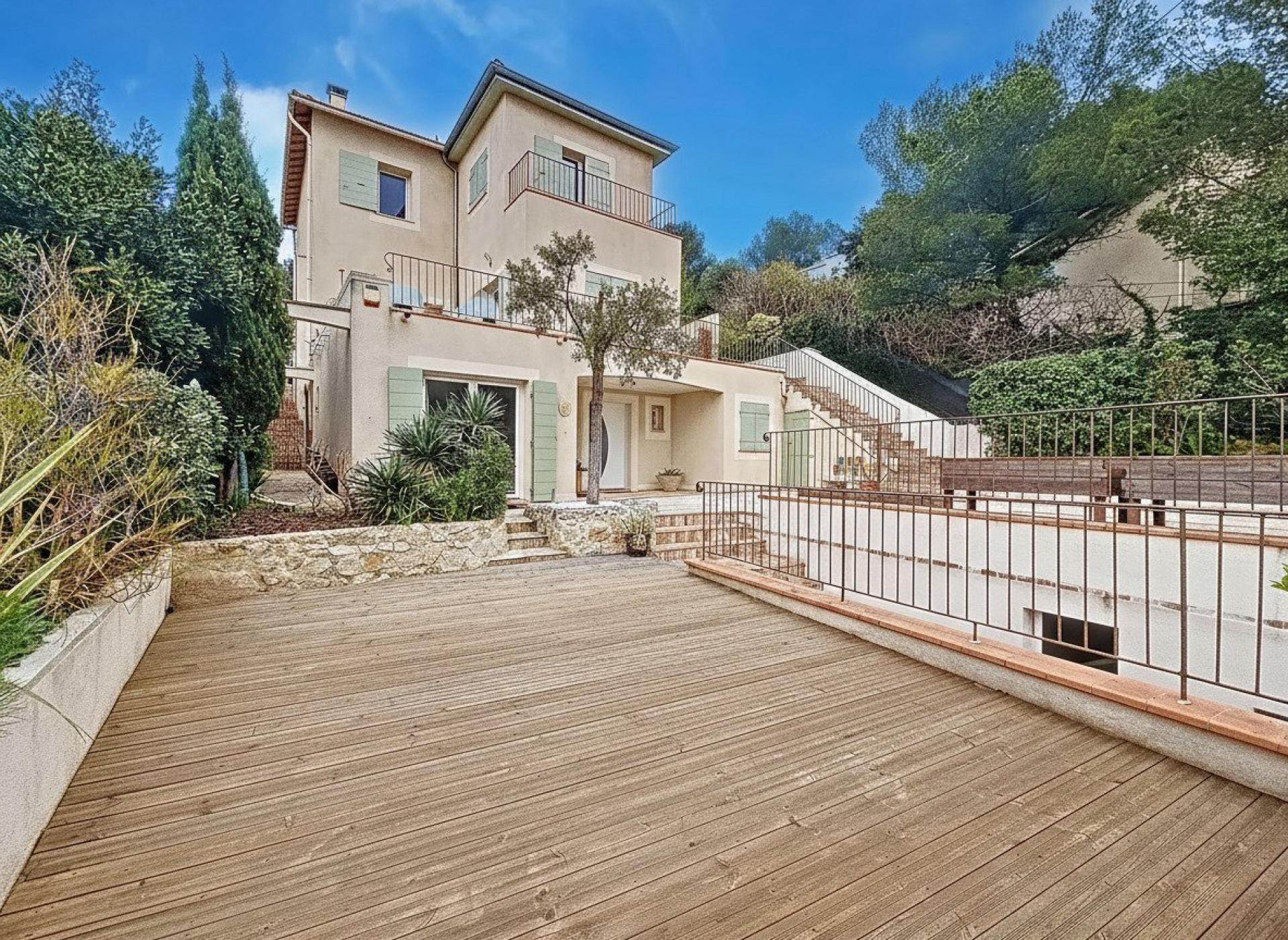 Photo 4 of the listing.