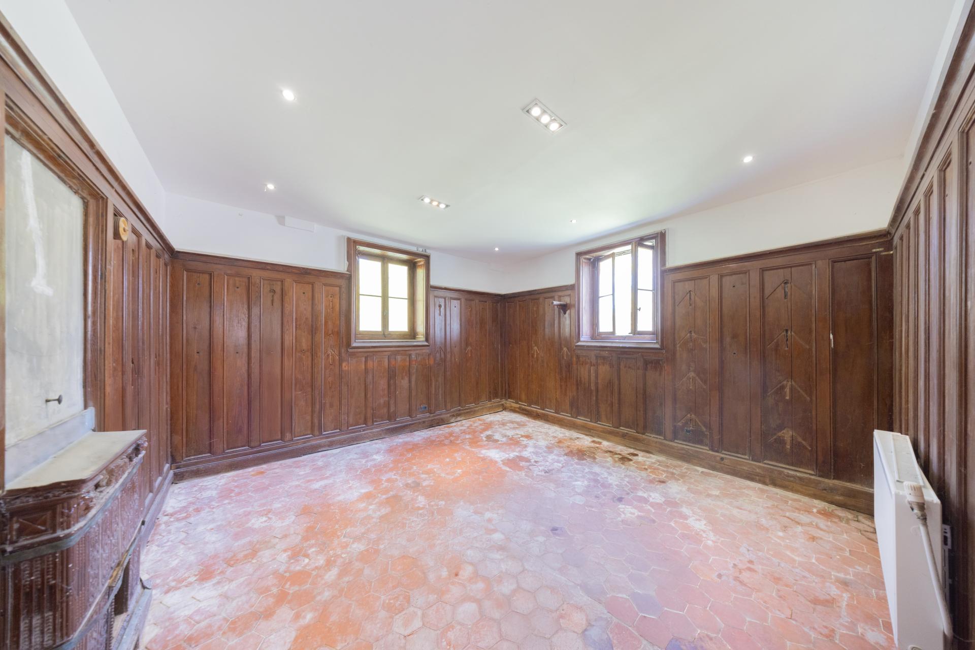 Photo 17 of the listing.