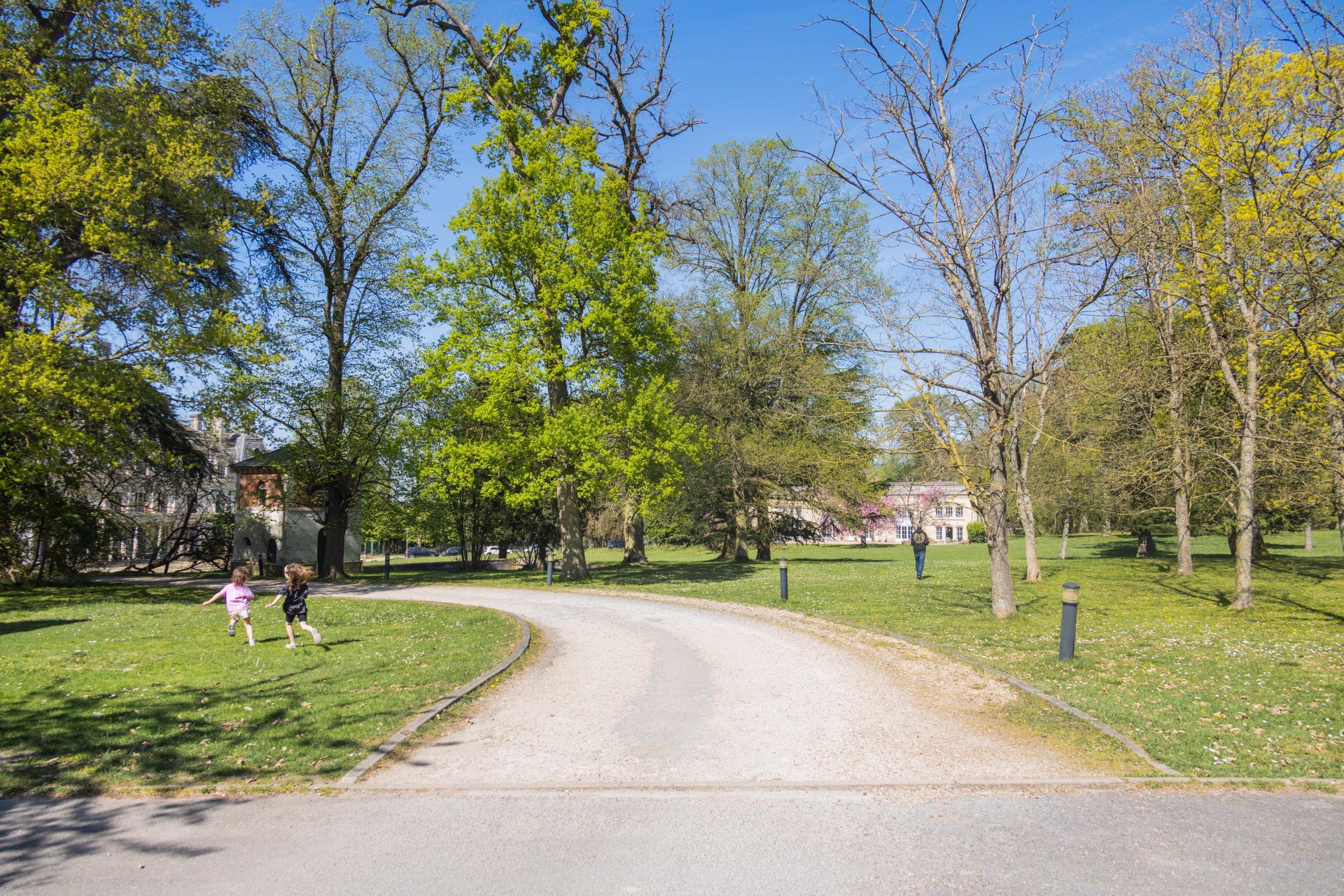 Photo 9 of the listing.