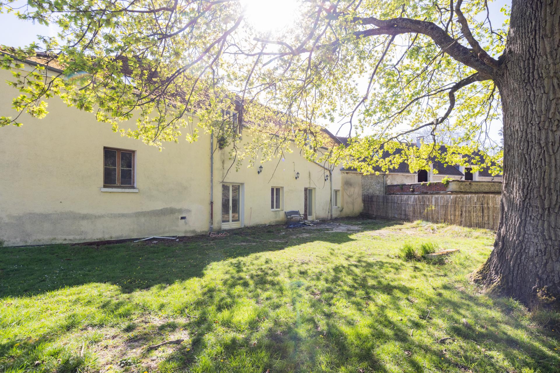 Photo 6 of the listing.