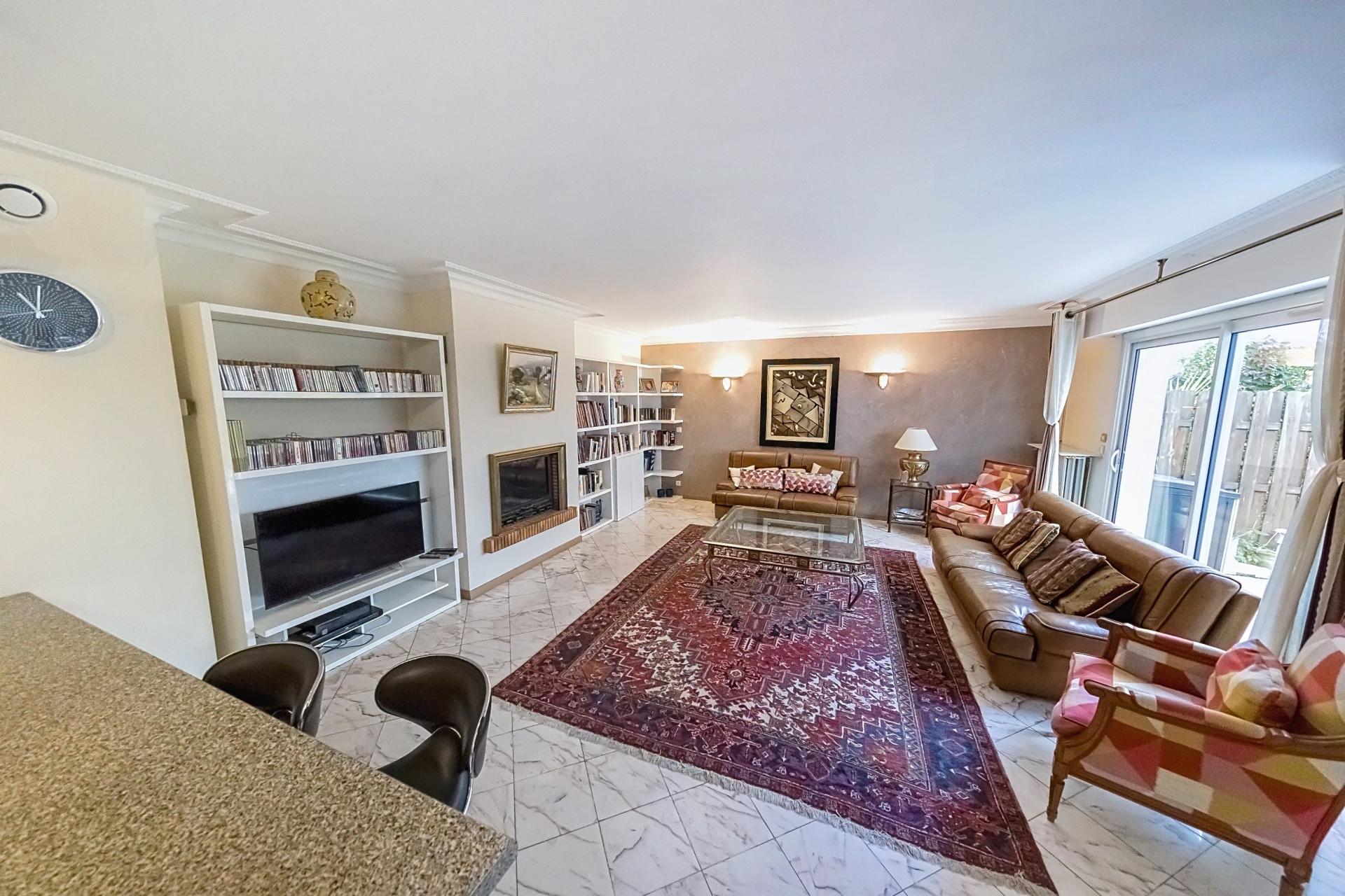 Photo 3 of the listing.