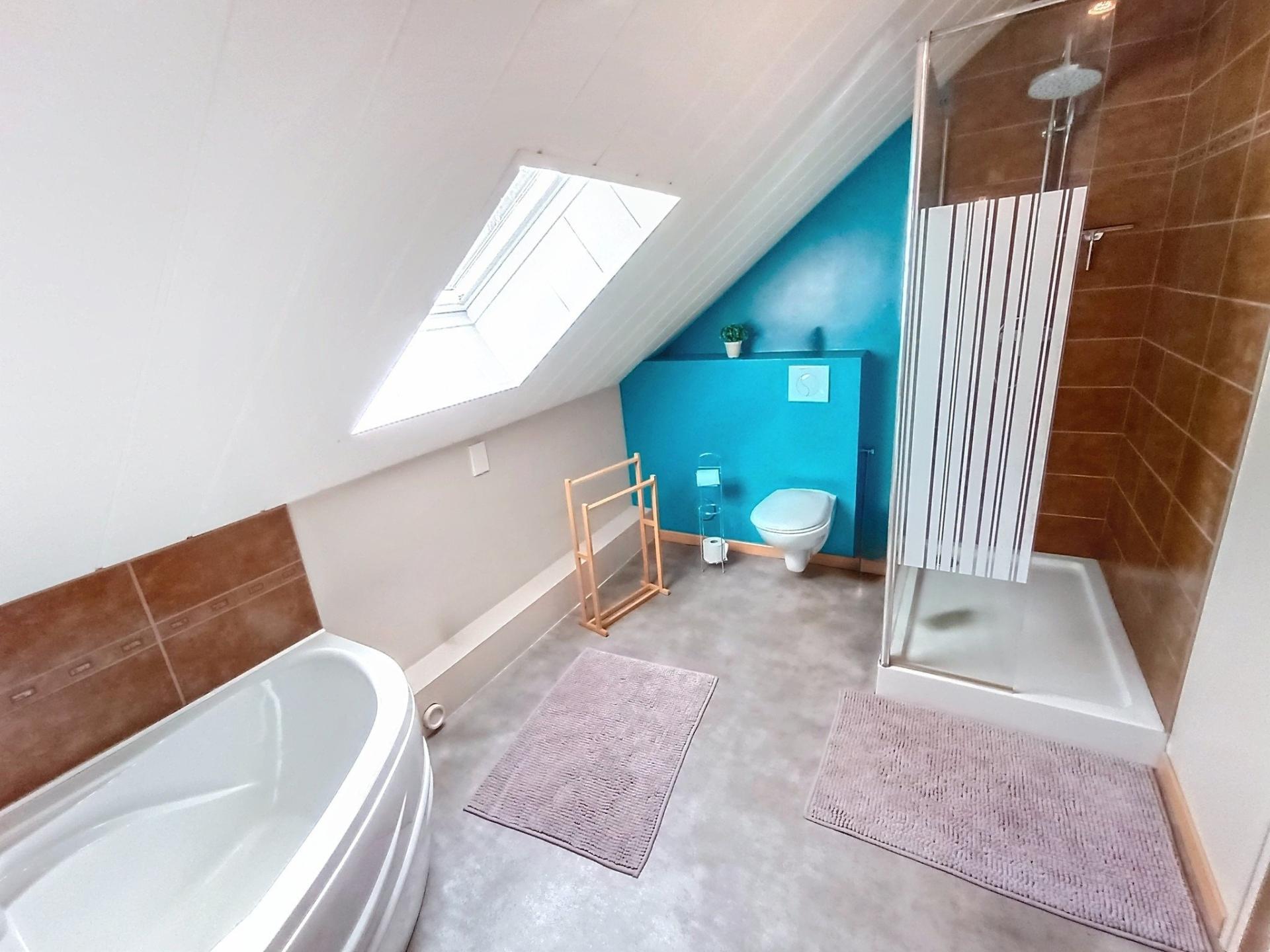 Photo 12 of the listing.