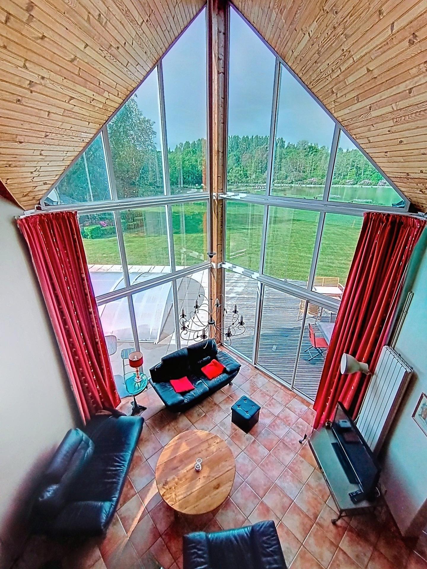 Photo 6 of the listing.