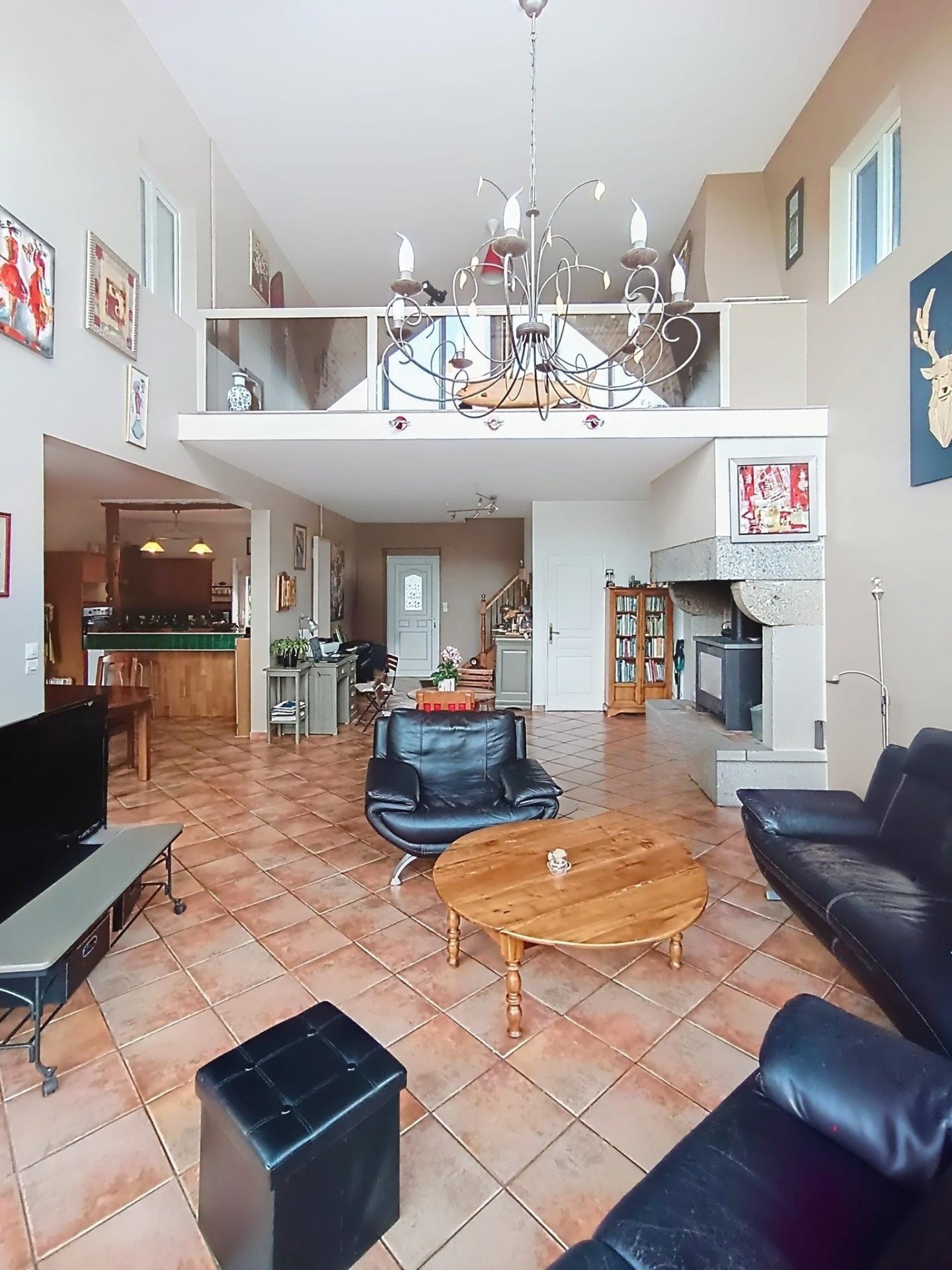 Photo 5 of the listing.